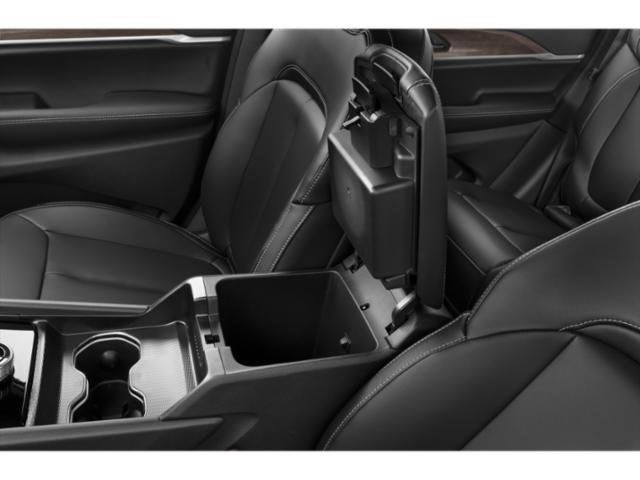 2027 Jeep Grand Cherokee GRAND CHEROKEE LAREDO X 4X4