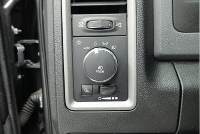 2017 RAM 1500 Express Quad Cab 4x4 6'4' Box