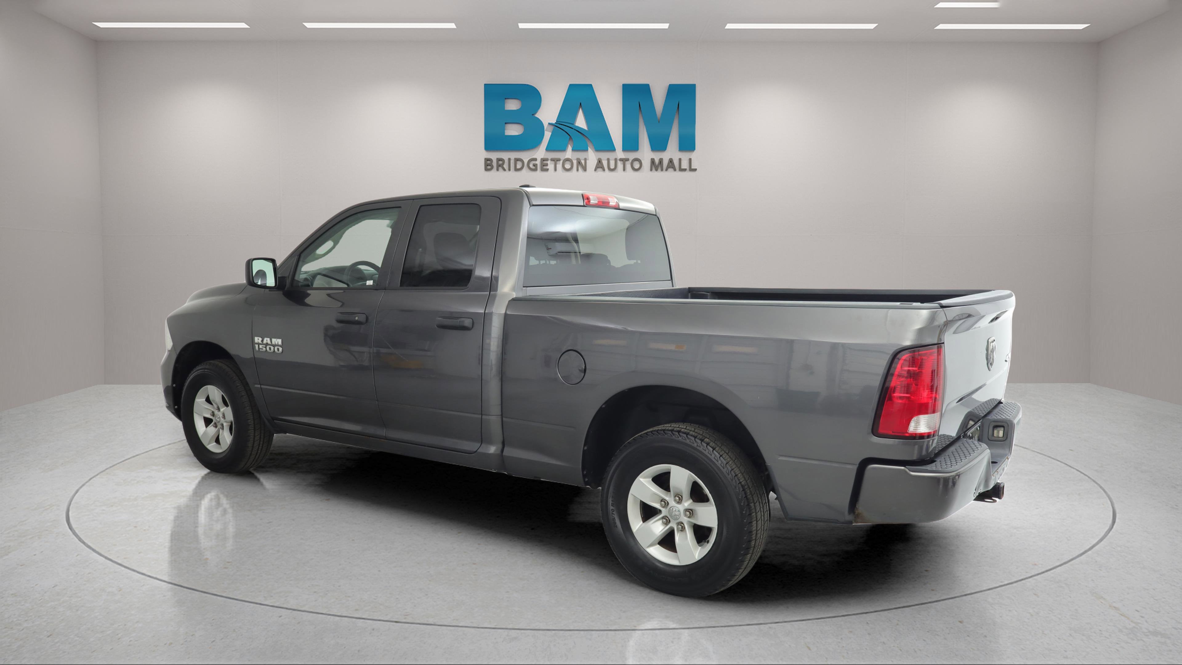 2017 RAM 1500 Express Quad Cab 4x4 6'4' Box