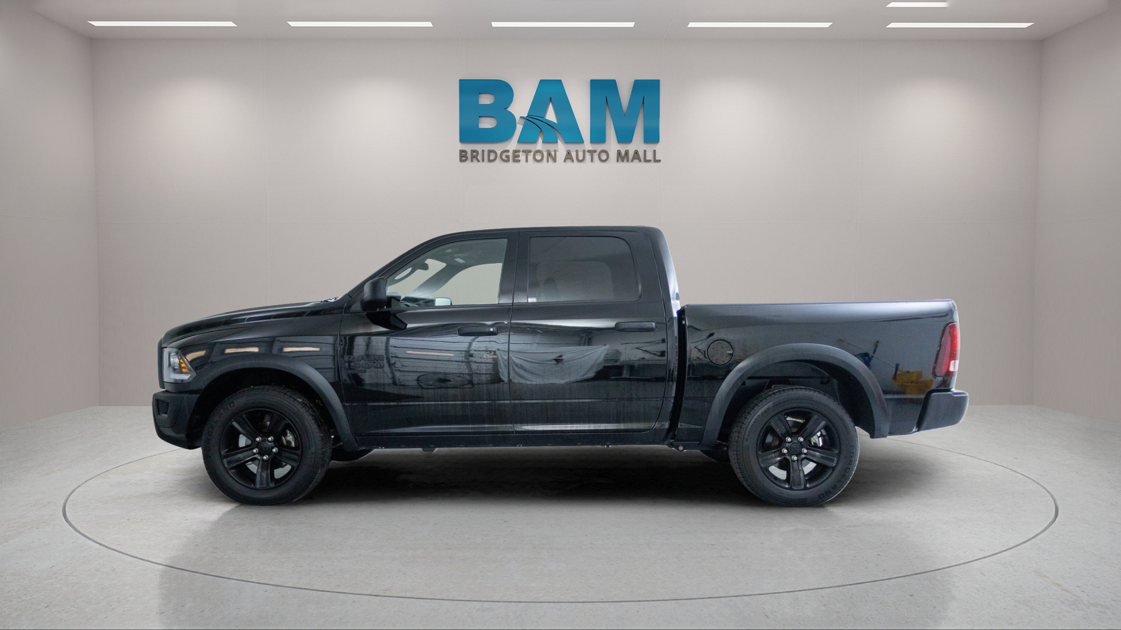 2024 RAM 1500 Classic Warlock Crew Cab 4x4 5'7' Box