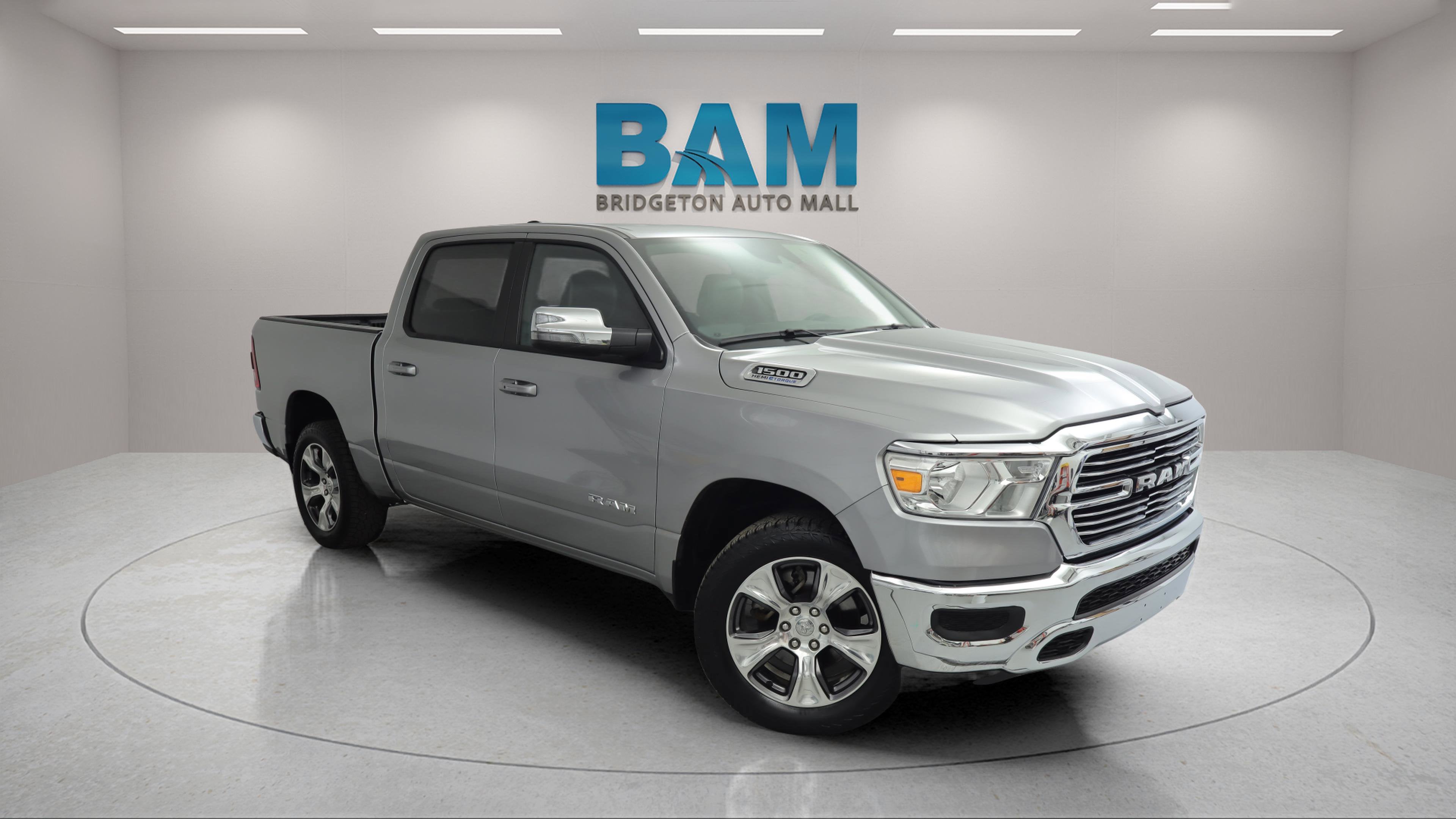 2024 RAM 1500 Laramie Crew Cab 4x2 5'7' Box