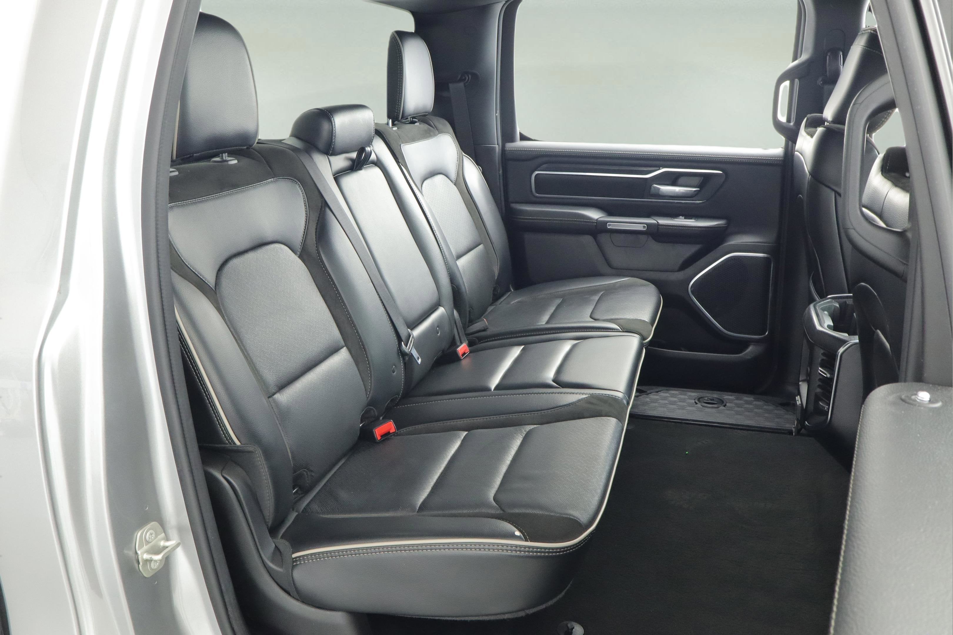 2024 RAM 1500 Laramie Crew Cab 4x2 5'7' Box