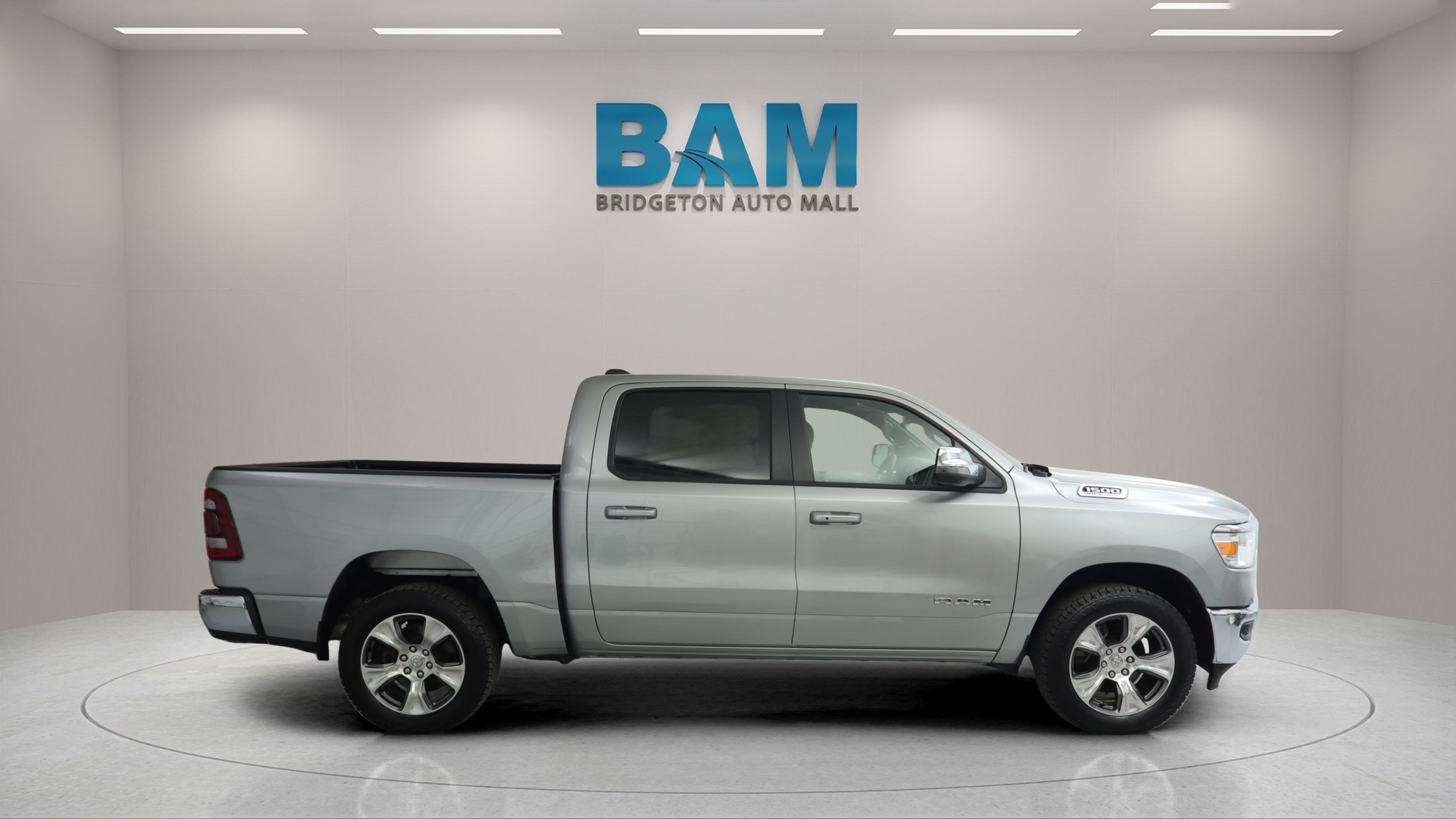 2024 RAM 1500 Laramie Crew Cab 4x2 5'7' Box