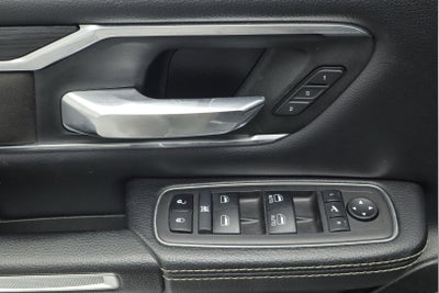2024 RAM 1500 Laramie Crew Cab 4x2 5'7' Box