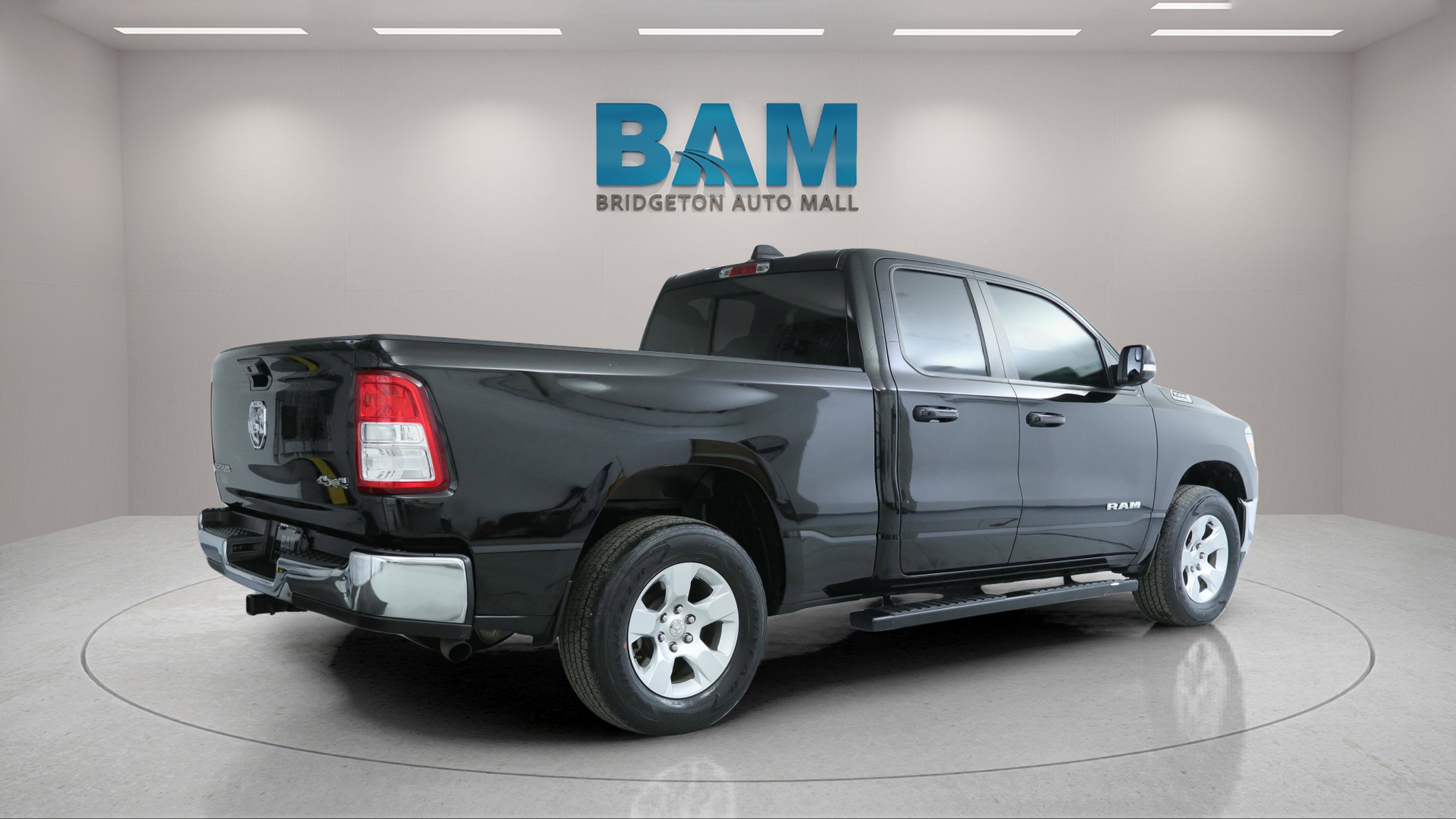 2021 RAM 1500 Big Horn Quad Cab 4x4 6'4' Box