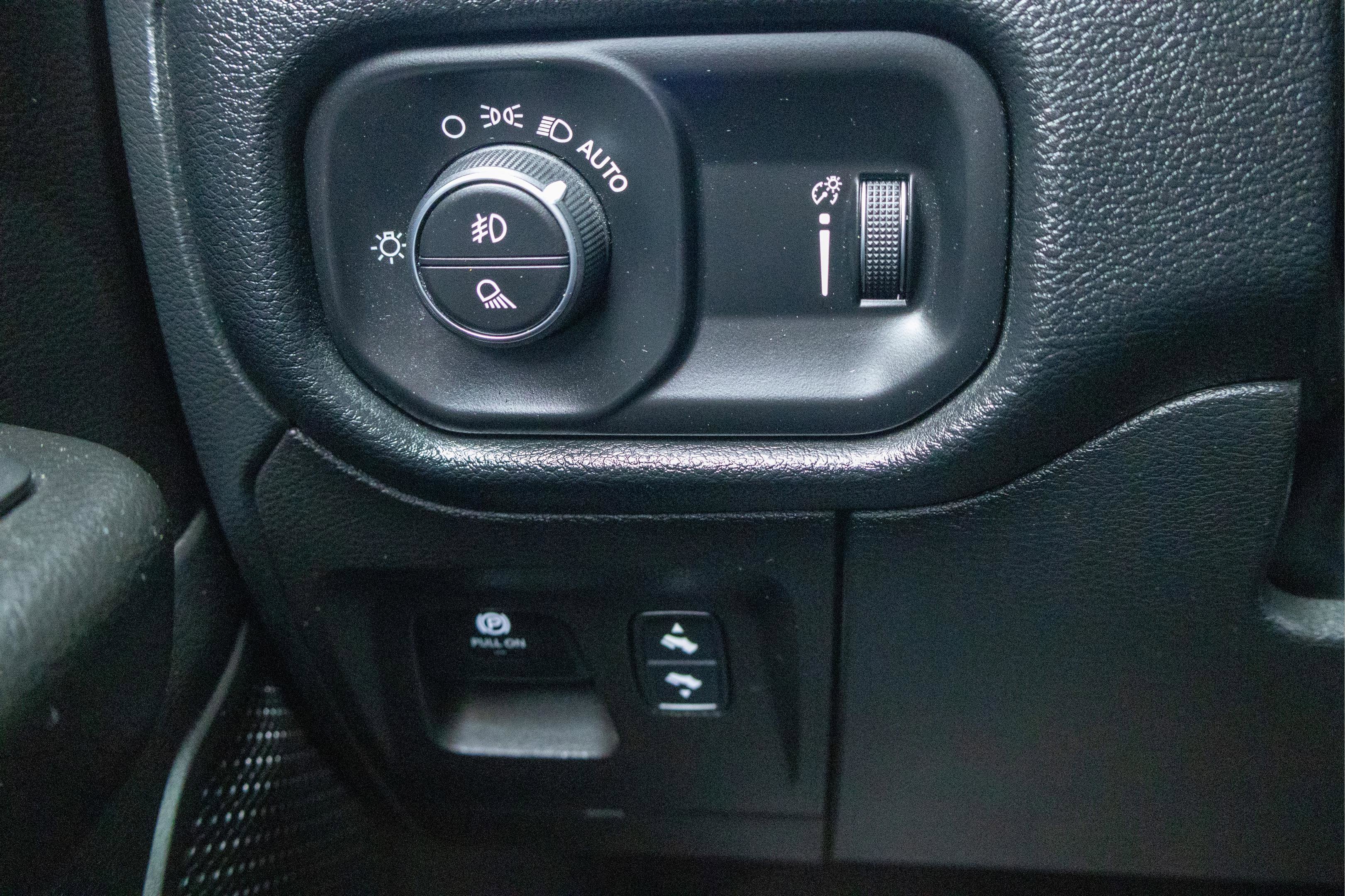 2022 RAM 1500 Big Horn Quad Cab 4x4 6'4' Box