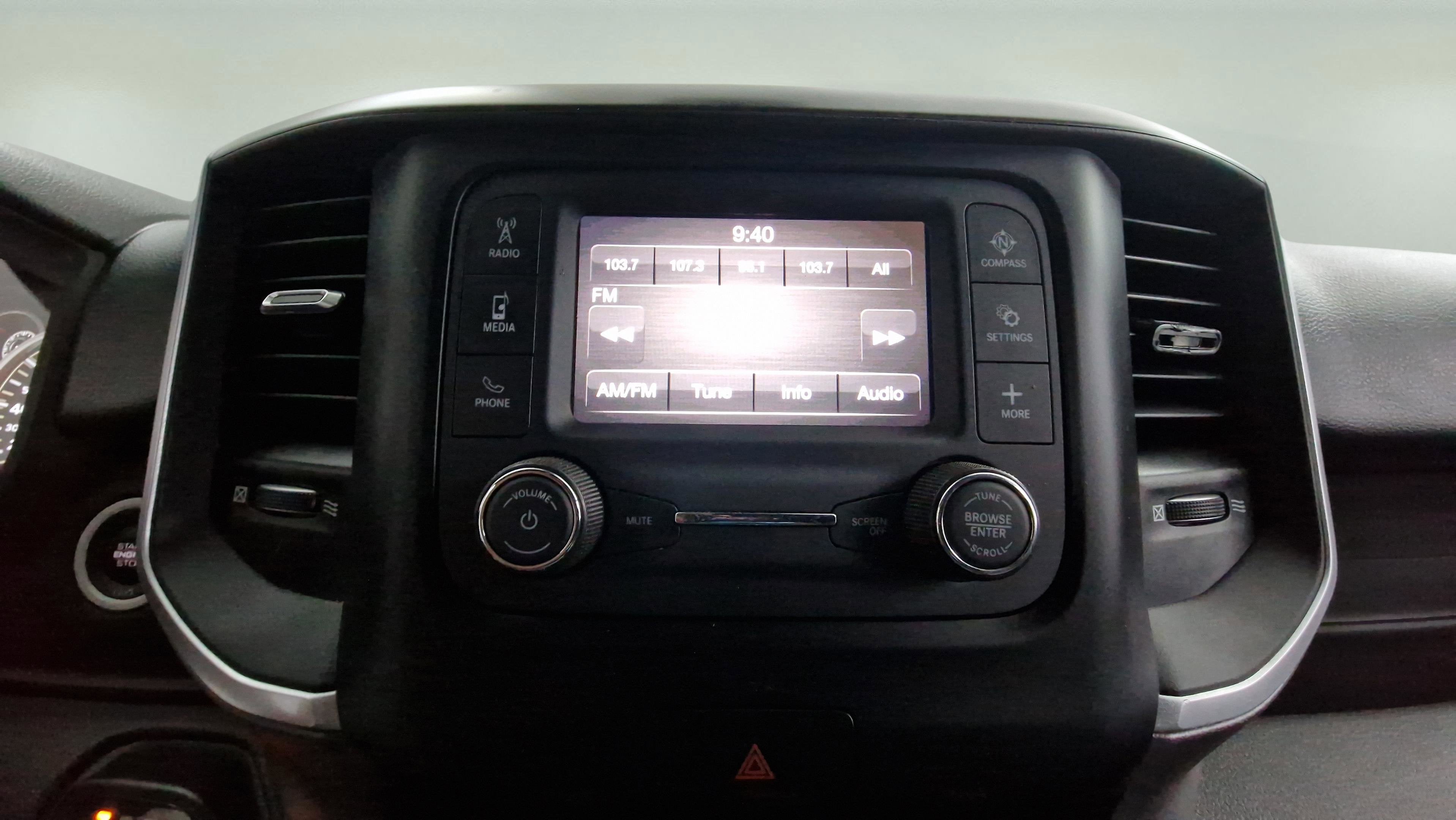 2021 RAM 1500 Big Horn Crew Cab 4x4 5'7' Box