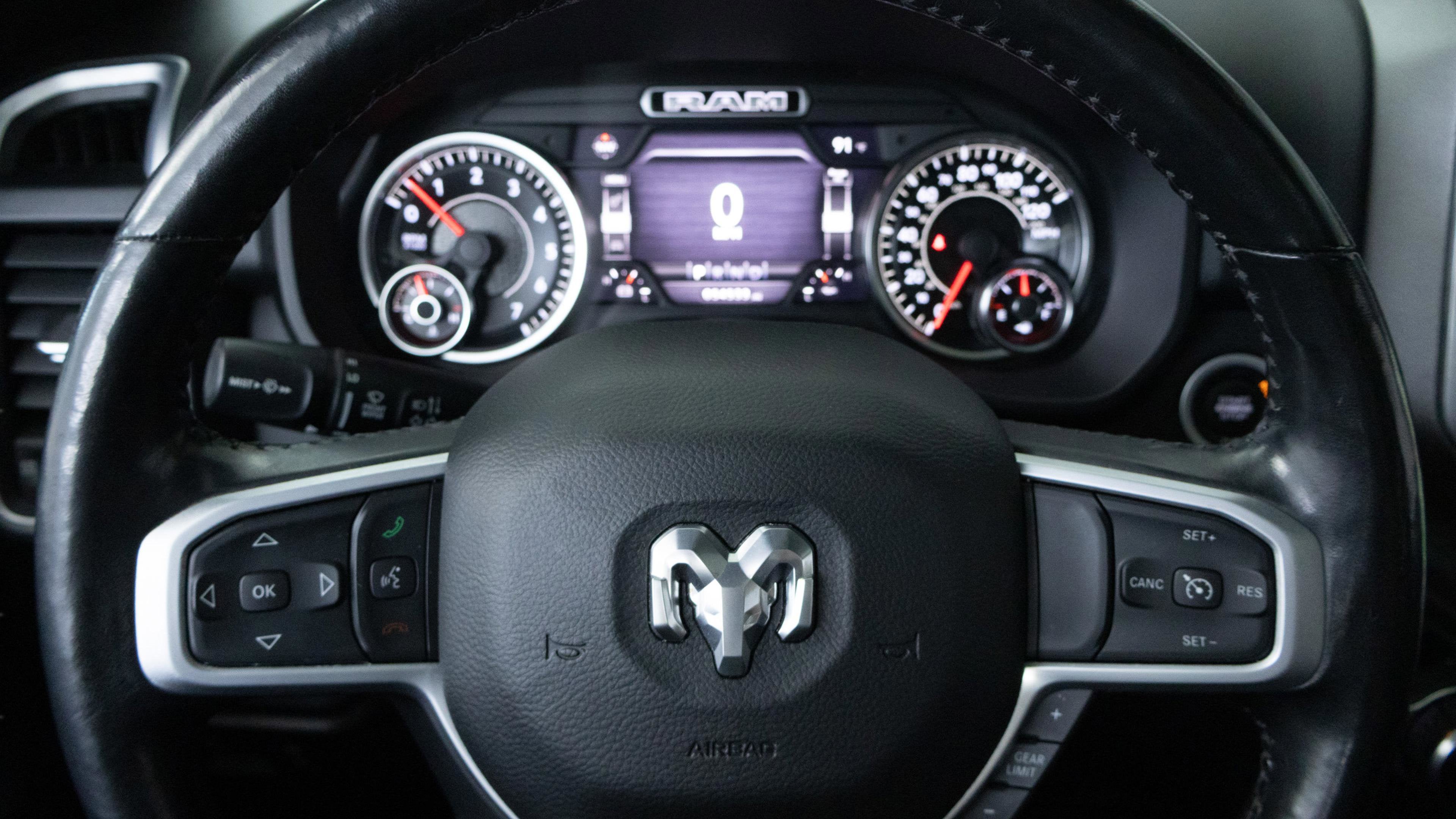 2020 RAM 1500 Big Horn Crew Cab 4x4 5'7' Box