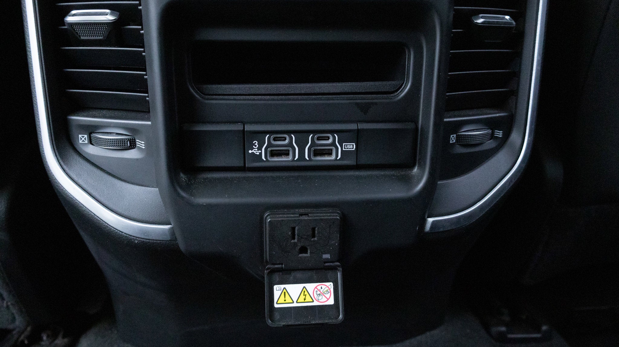 2020 RAM 1500 Big Horn Crew Cab 4x4 5'7' Box