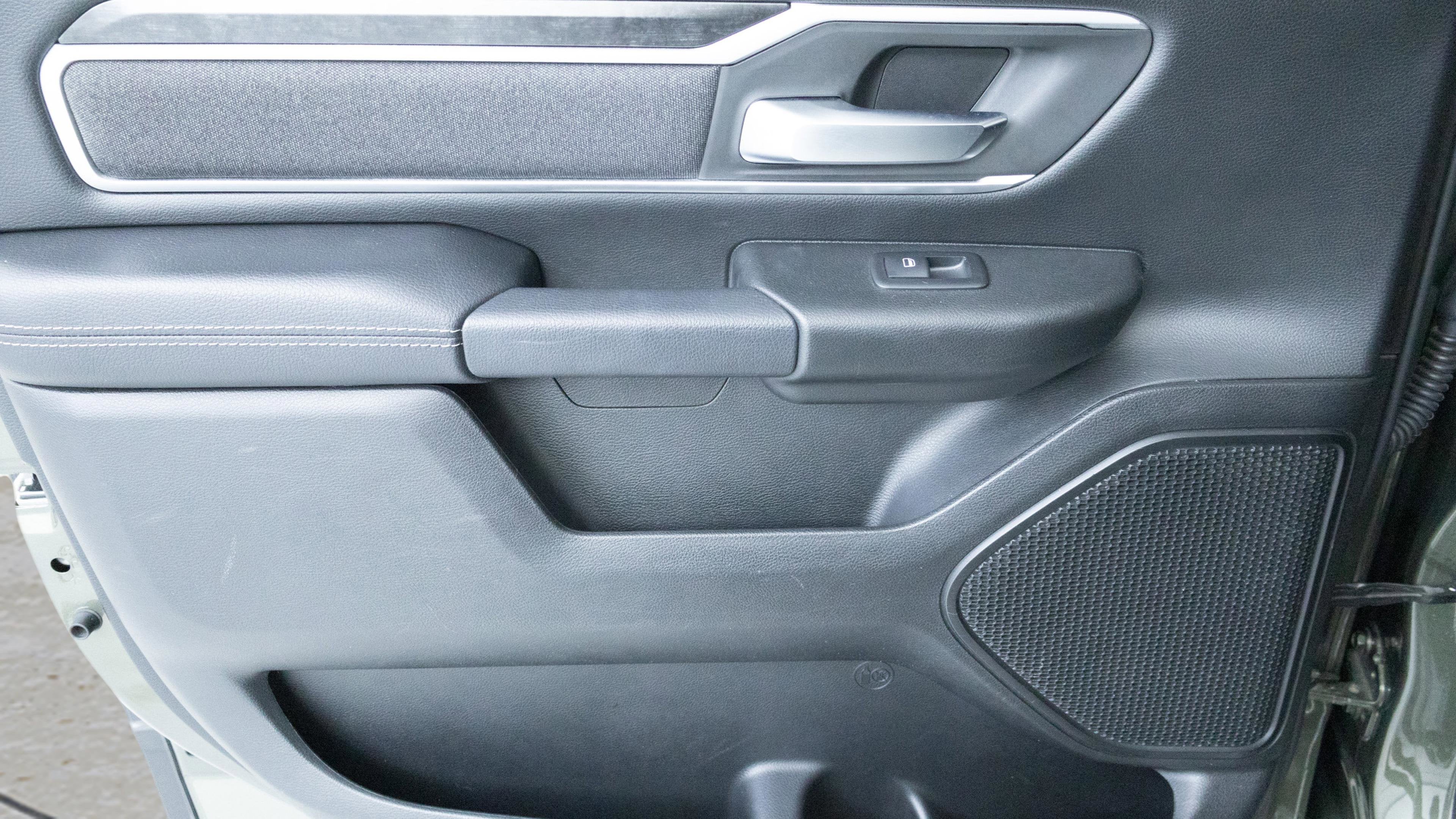 2020 RAM 1500 Big Horn Crew Cab 4x4 5'7' Box