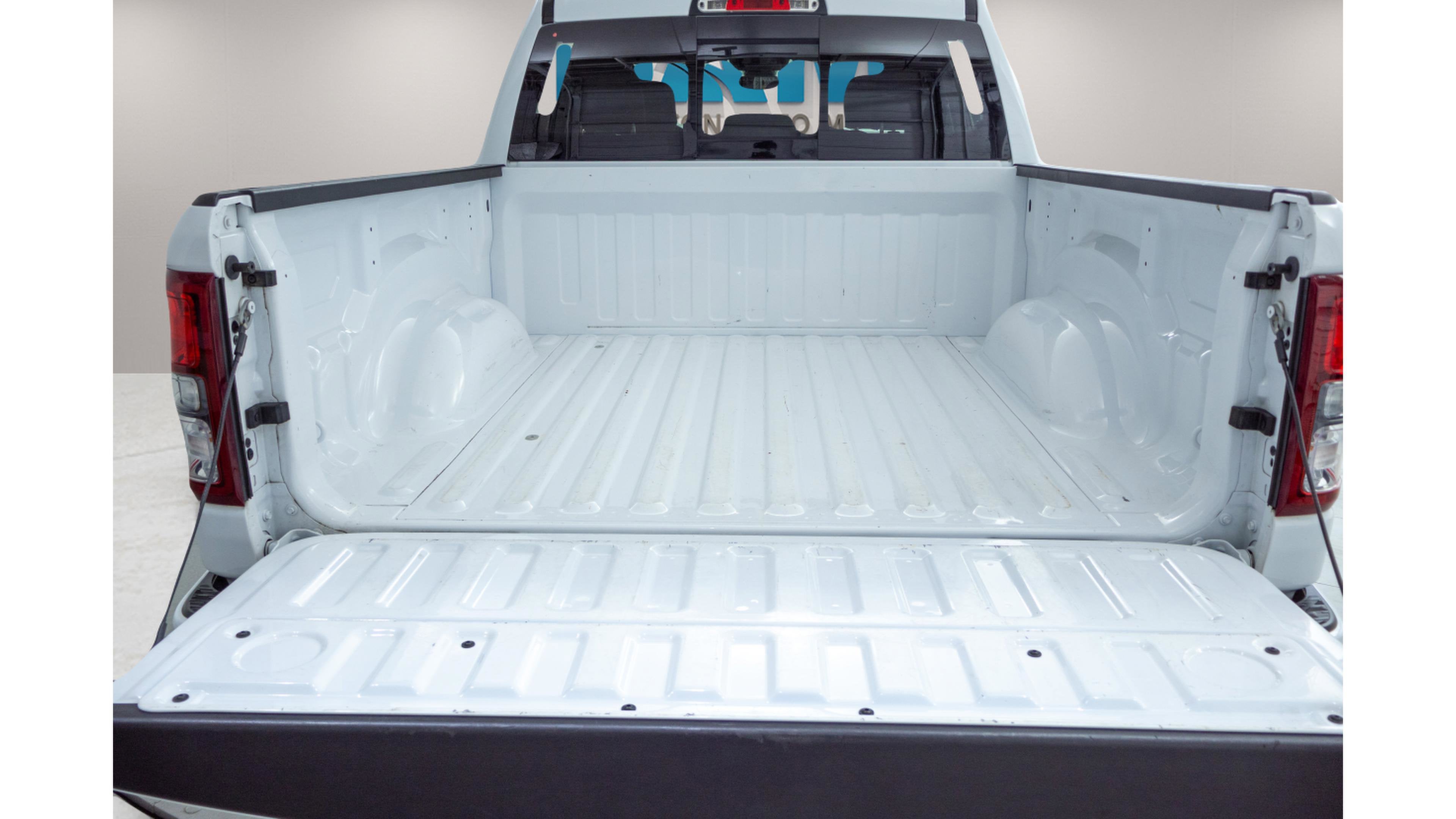 2021 RAM 1500 Big Horn Crew Cab 4x4 5'7' Box