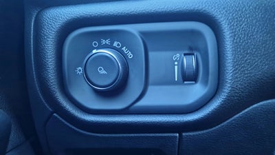 2025 RAM Ram 1500 RAM 1500 TRADESMAN CREW CAB 4X4 5'7' BOX