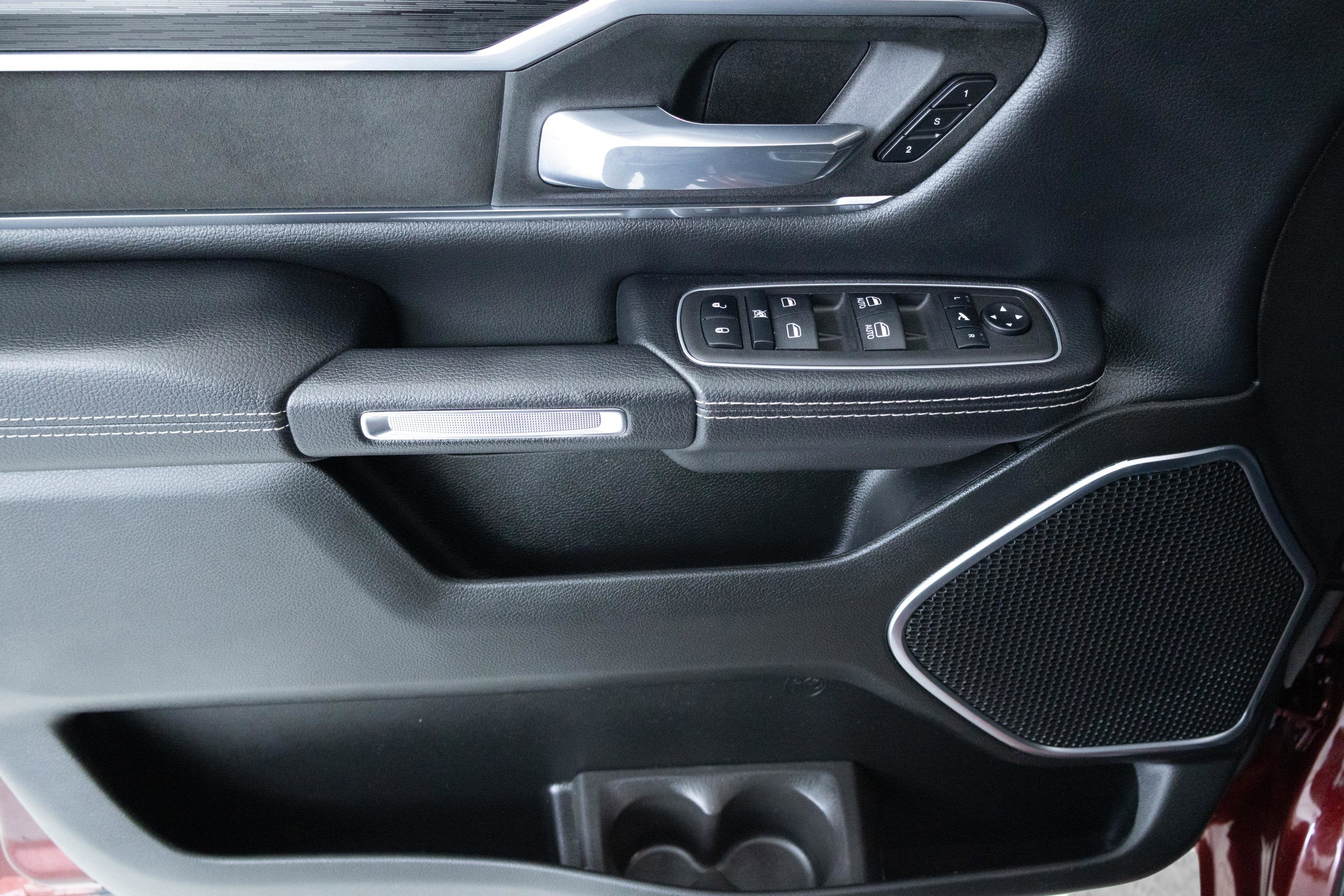 2024 RAM 1500 Laramie Crew Cab 4x4 5'7' Box