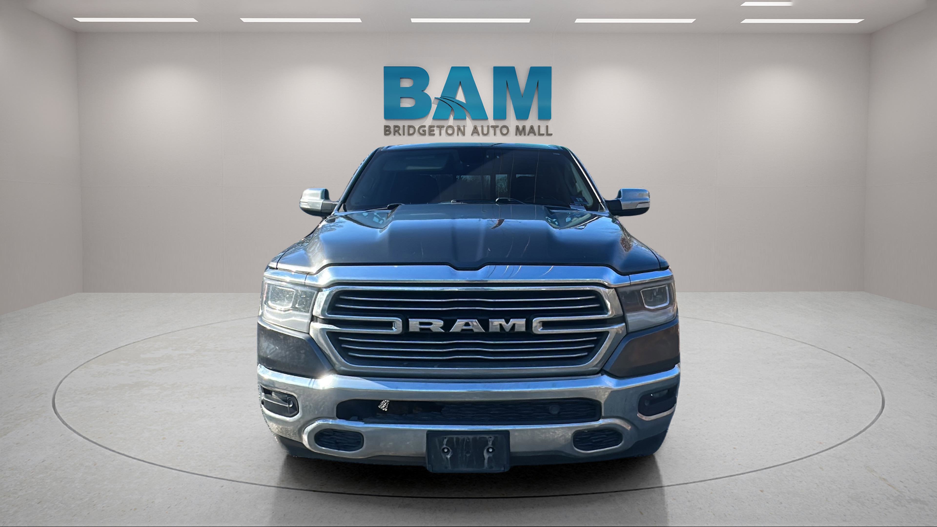 2019 RAM 1500 Laramie Crew Cab 4x4 5'7' Box