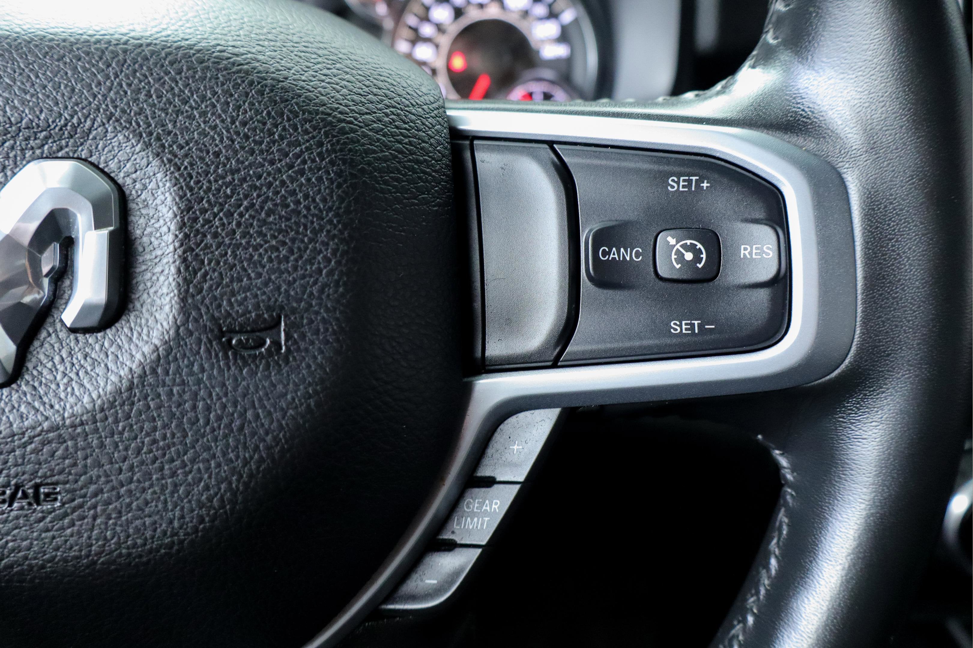 2023 RAM 1500 Big Horn Crew Cab 4x4 6'4' Box