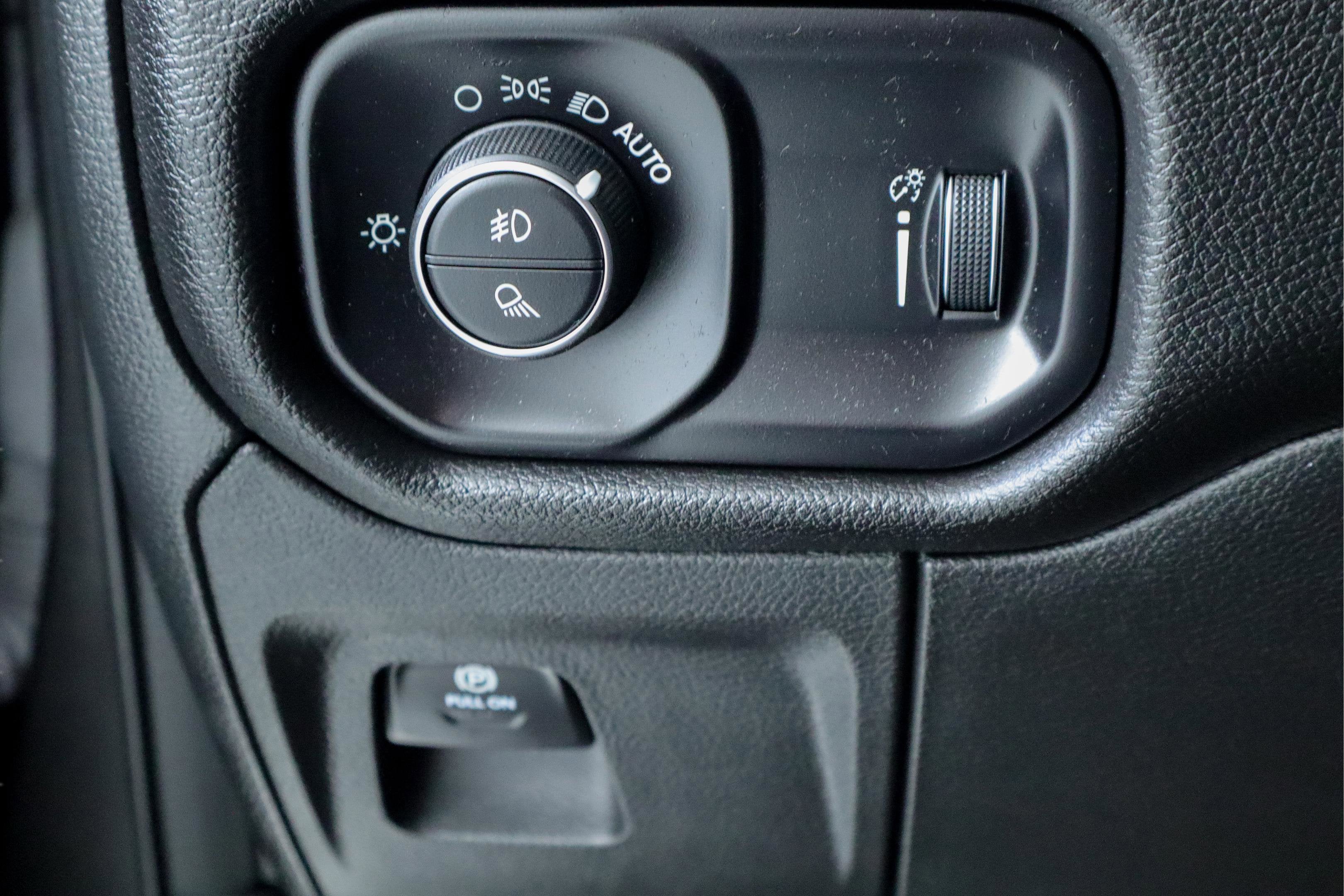 2023 RAM 1500 Big Horn Crew Cab 4x4 6'4' Box