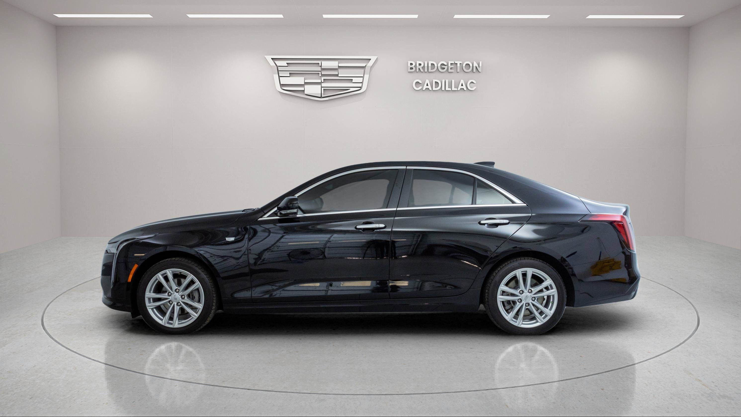 2023 Cadillac CT4 Luxury