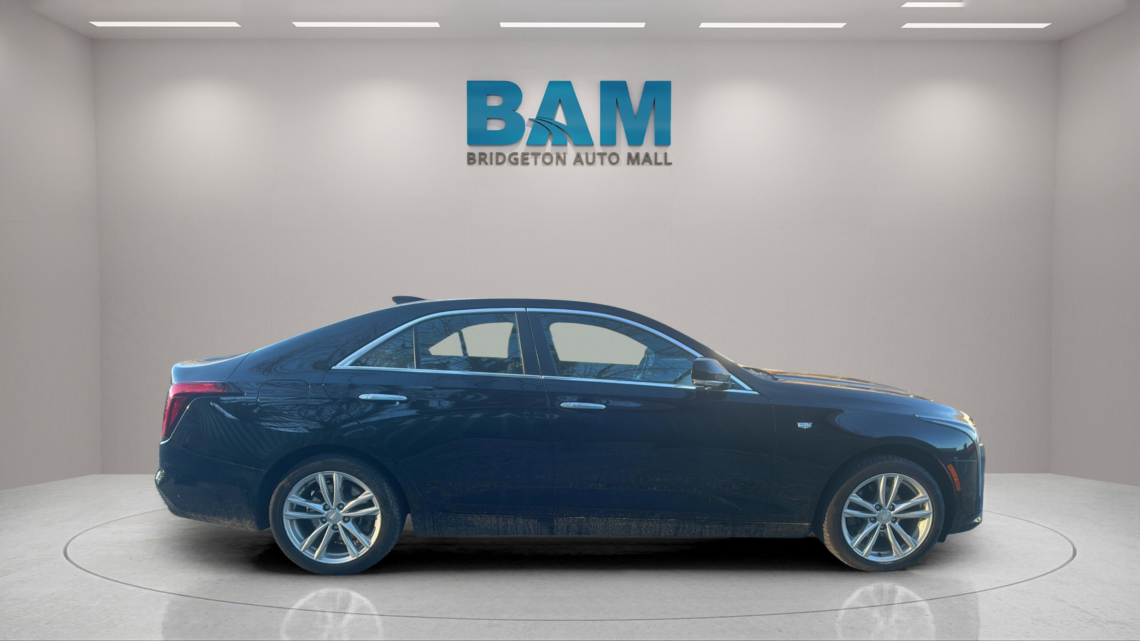 2023 Cadillac CT4 Luxury