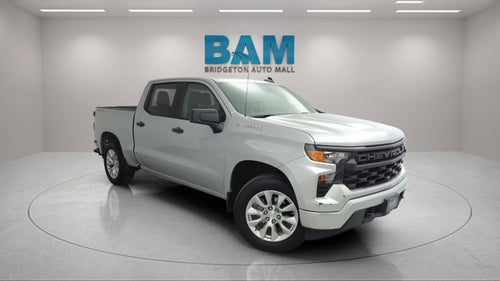 2022 Chevrolet Silverado 1500 4WD Crew Cab Short Bed Custom