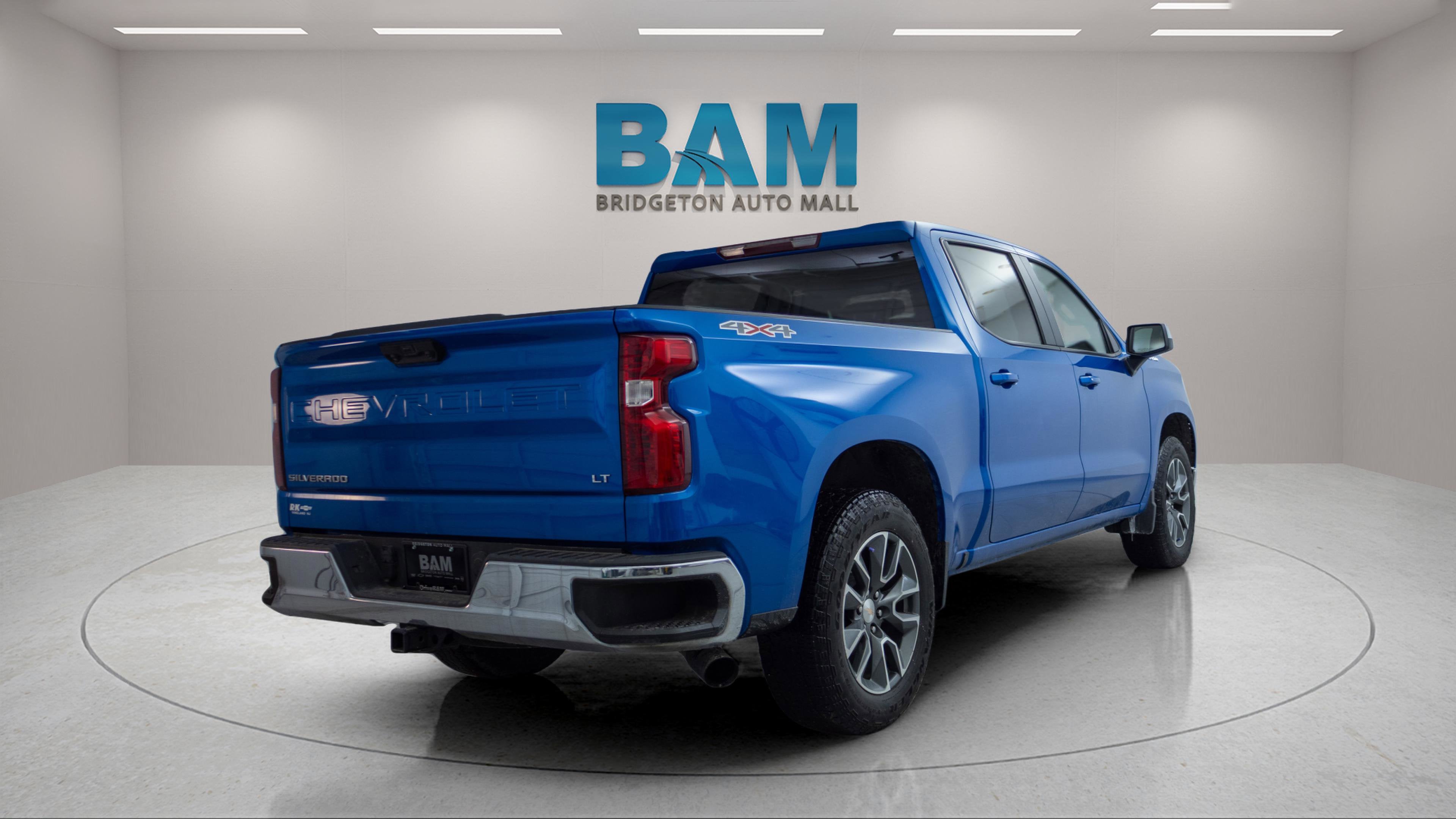 2023 Chevrolet Silverado 1500 4WD Crew Cab Standard Bed LT