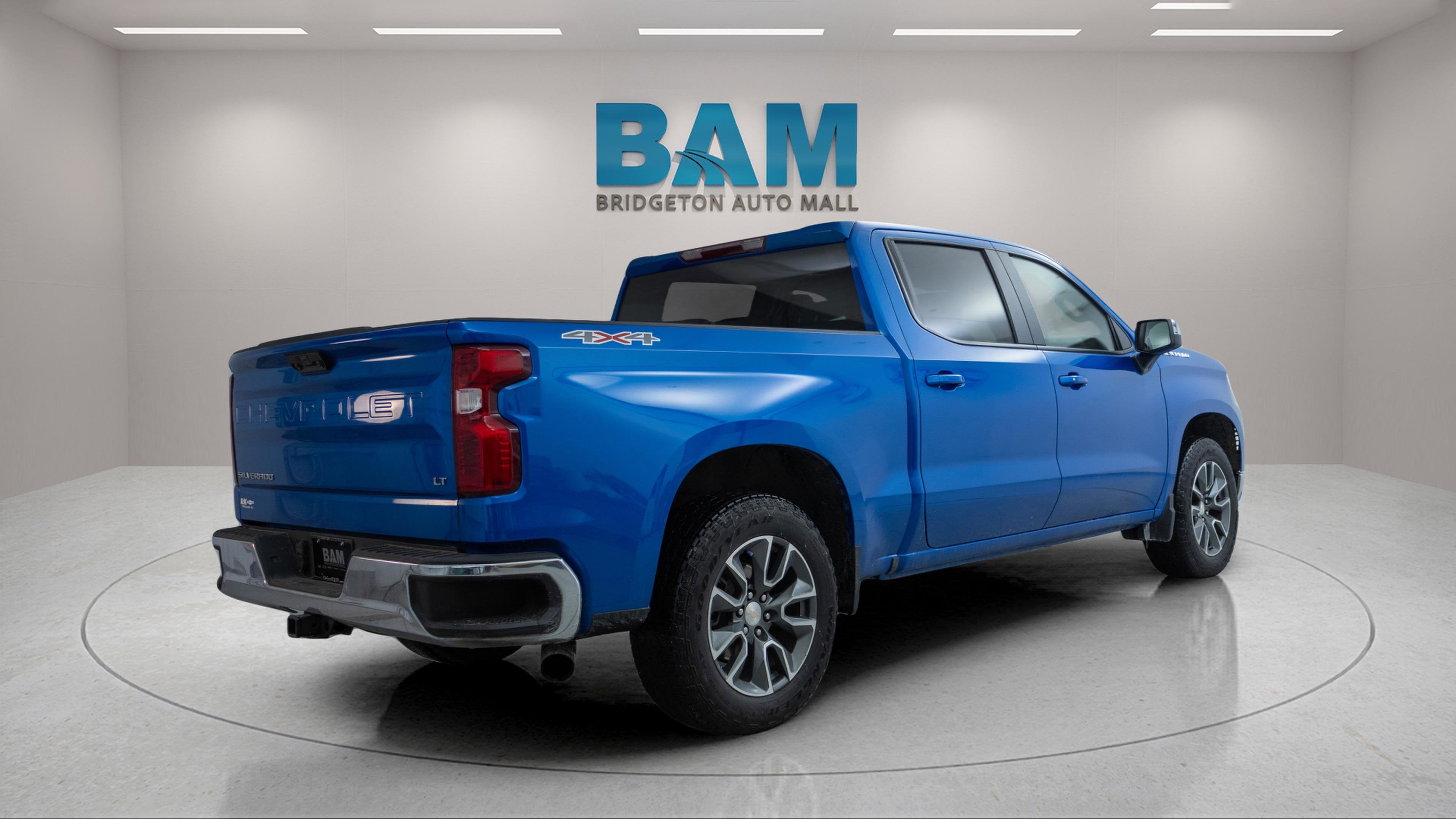 2023 Chevrolet Silverado 1500 4WD Crew Cab Standard Bed LT