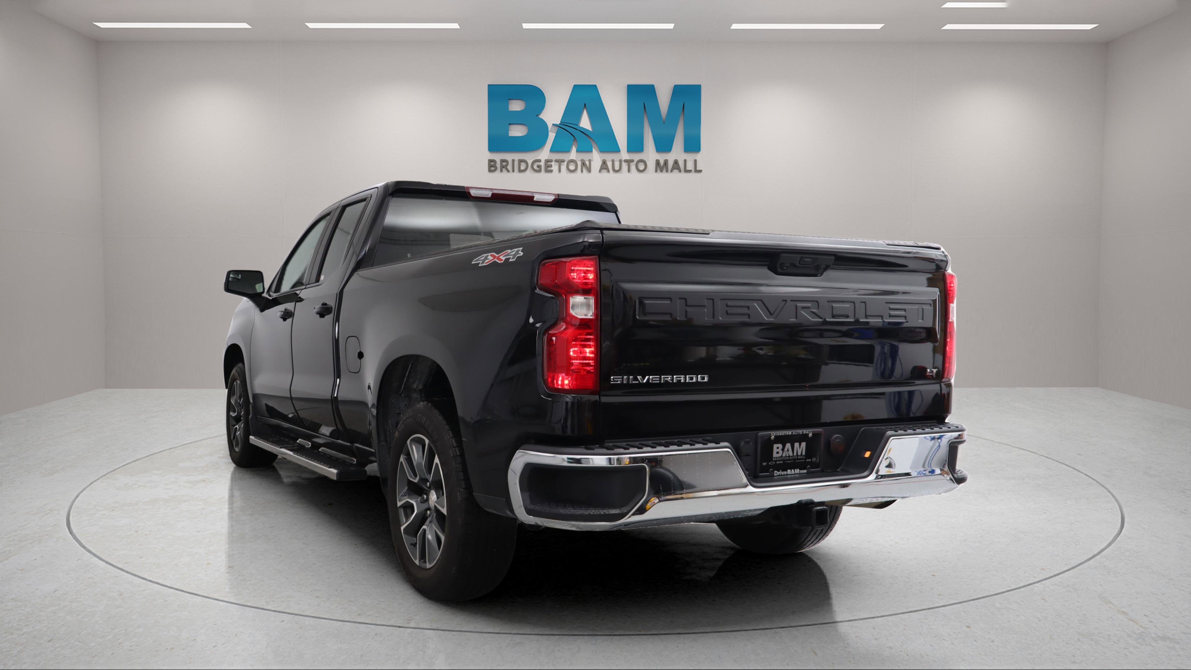2023 Chevrolet Silverado 1500 4WD Double Cab Standard Bed LT with 2FT