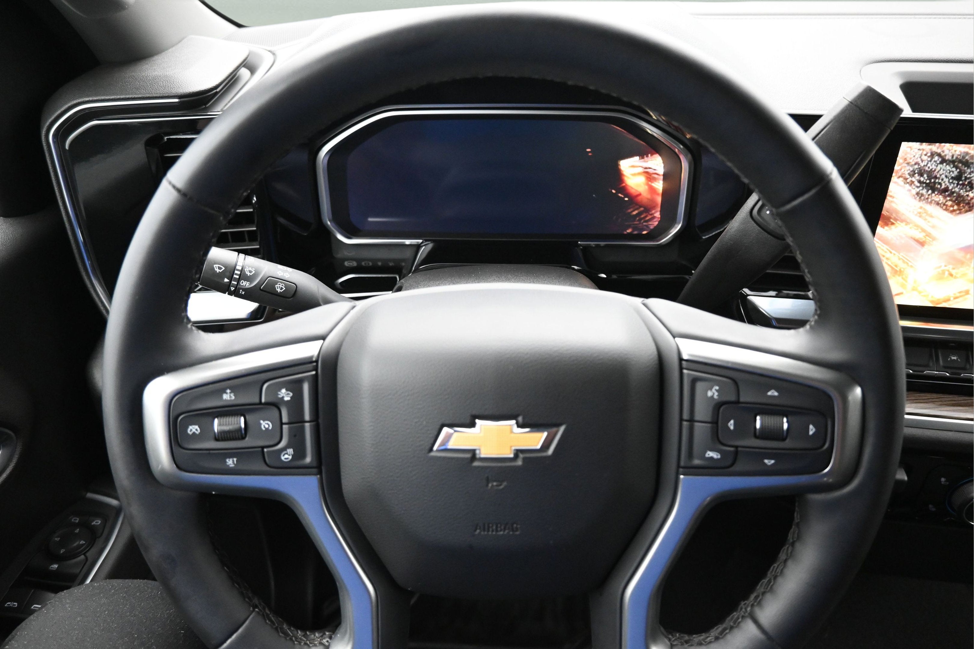 2026 Chevrolet Silverado 1500 4WD Crew Cab Standard Bed LT