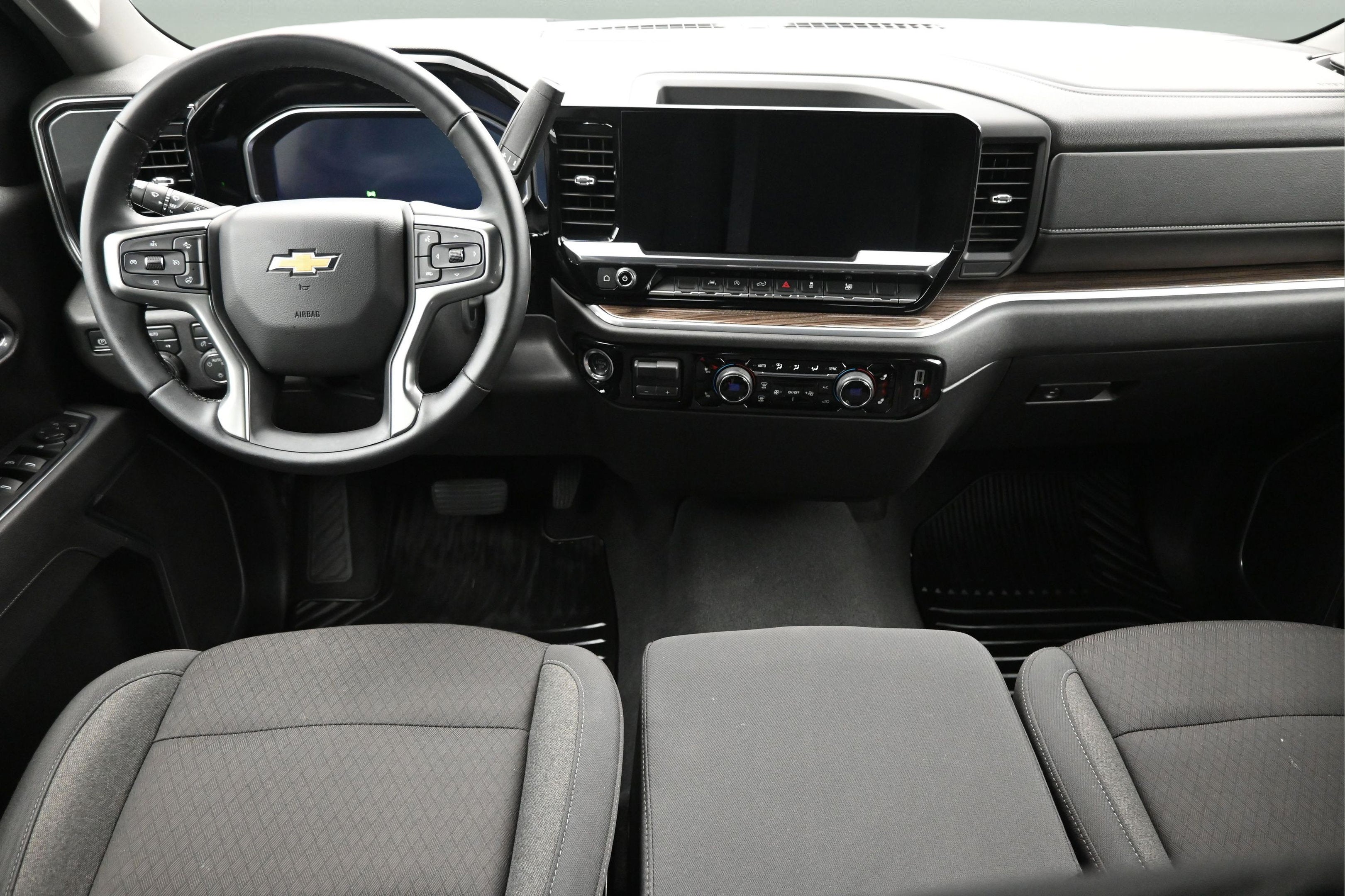 2026 Chevrolet Silverado 1500 4WD Crew Cab Standard Bed LT