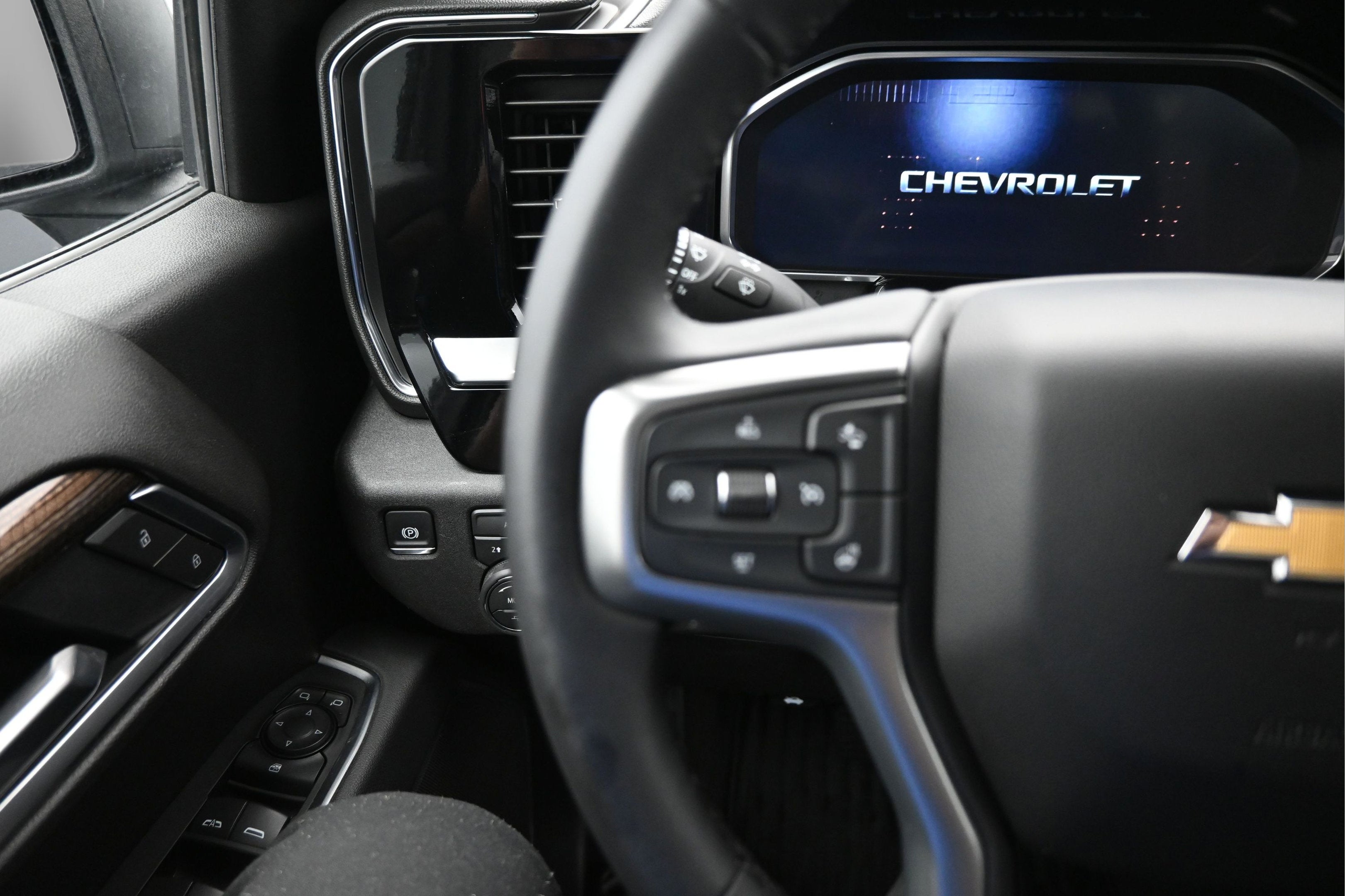 2026 Chevrolet Silverado 1500 4WD Crew Cab Standard Bed LT