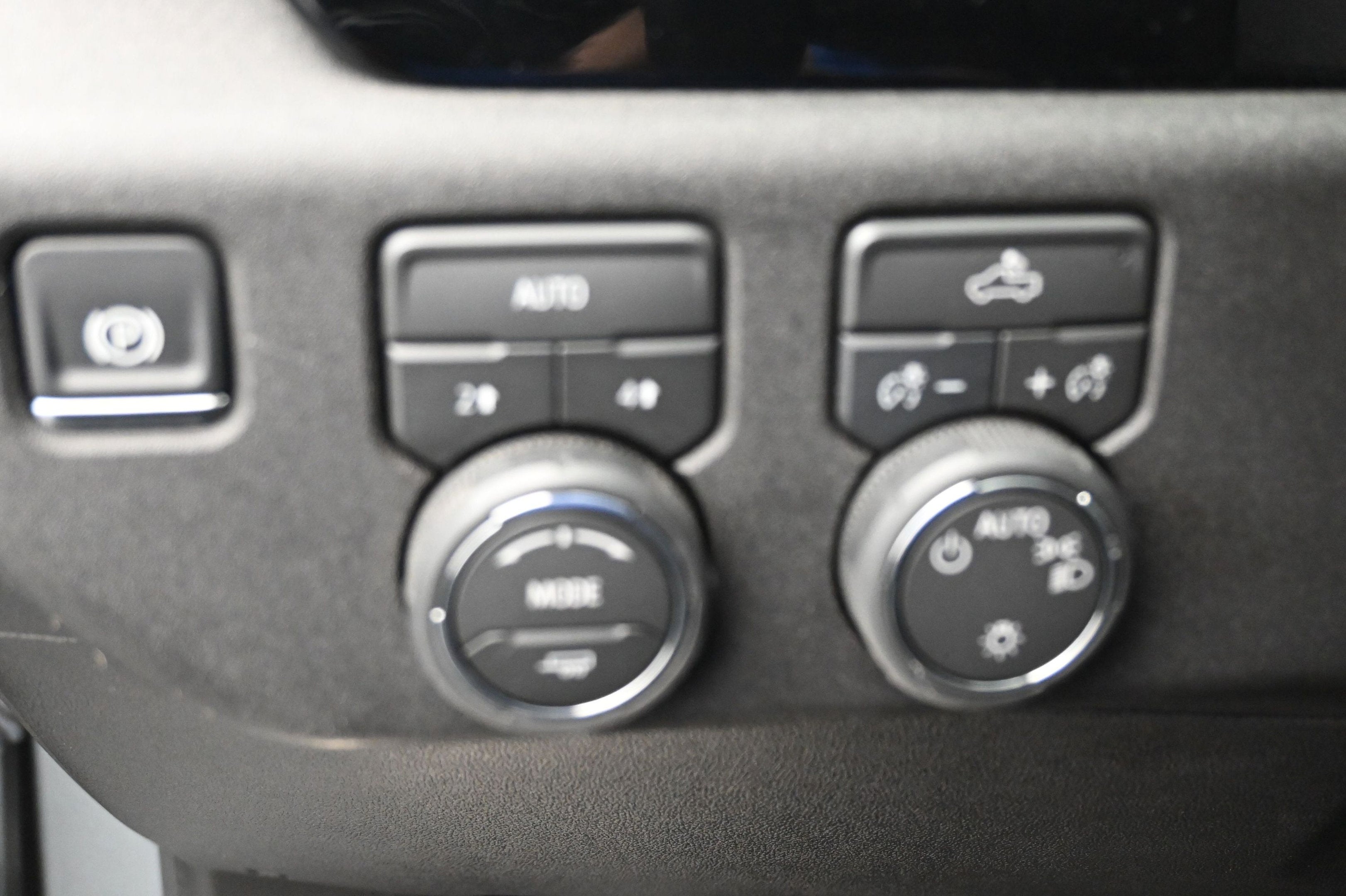 2026 Chevrolet Silverado 1500 4WD Crew Cab Standard Bed LT