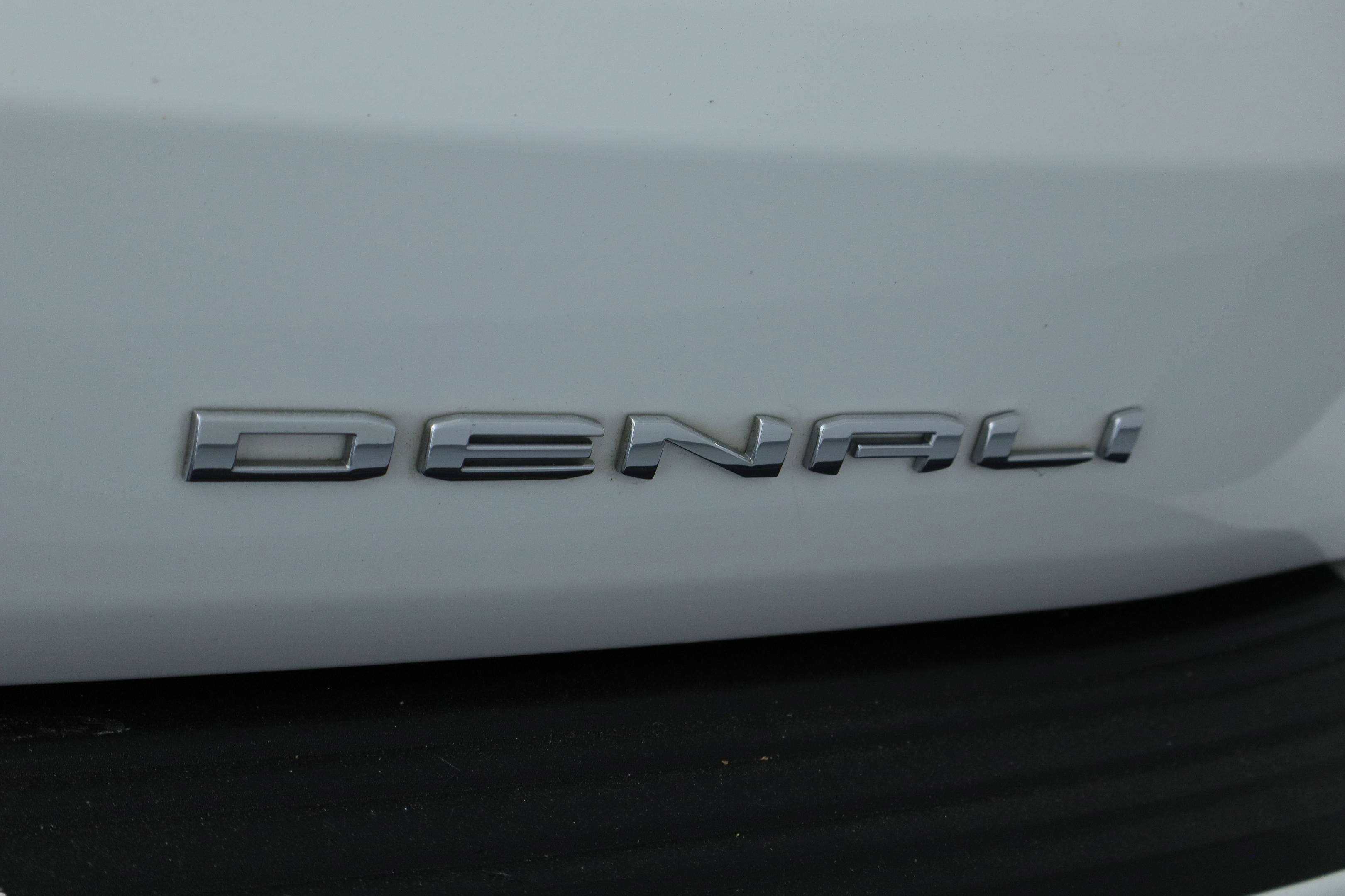 2022 GMC Yukon XL 4WD Denali