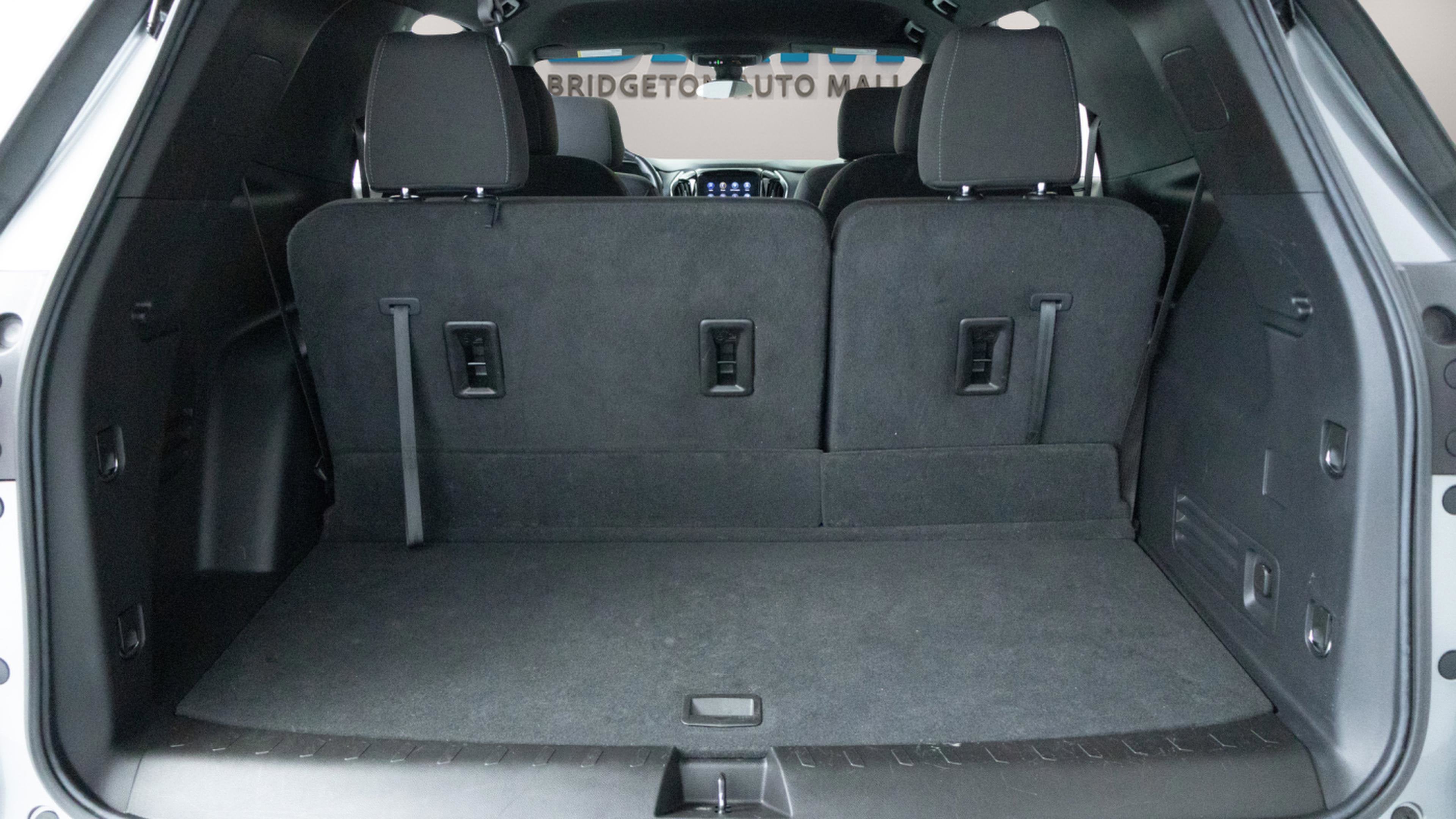 2023 Chevrolet Traverse AWD LT Cloth