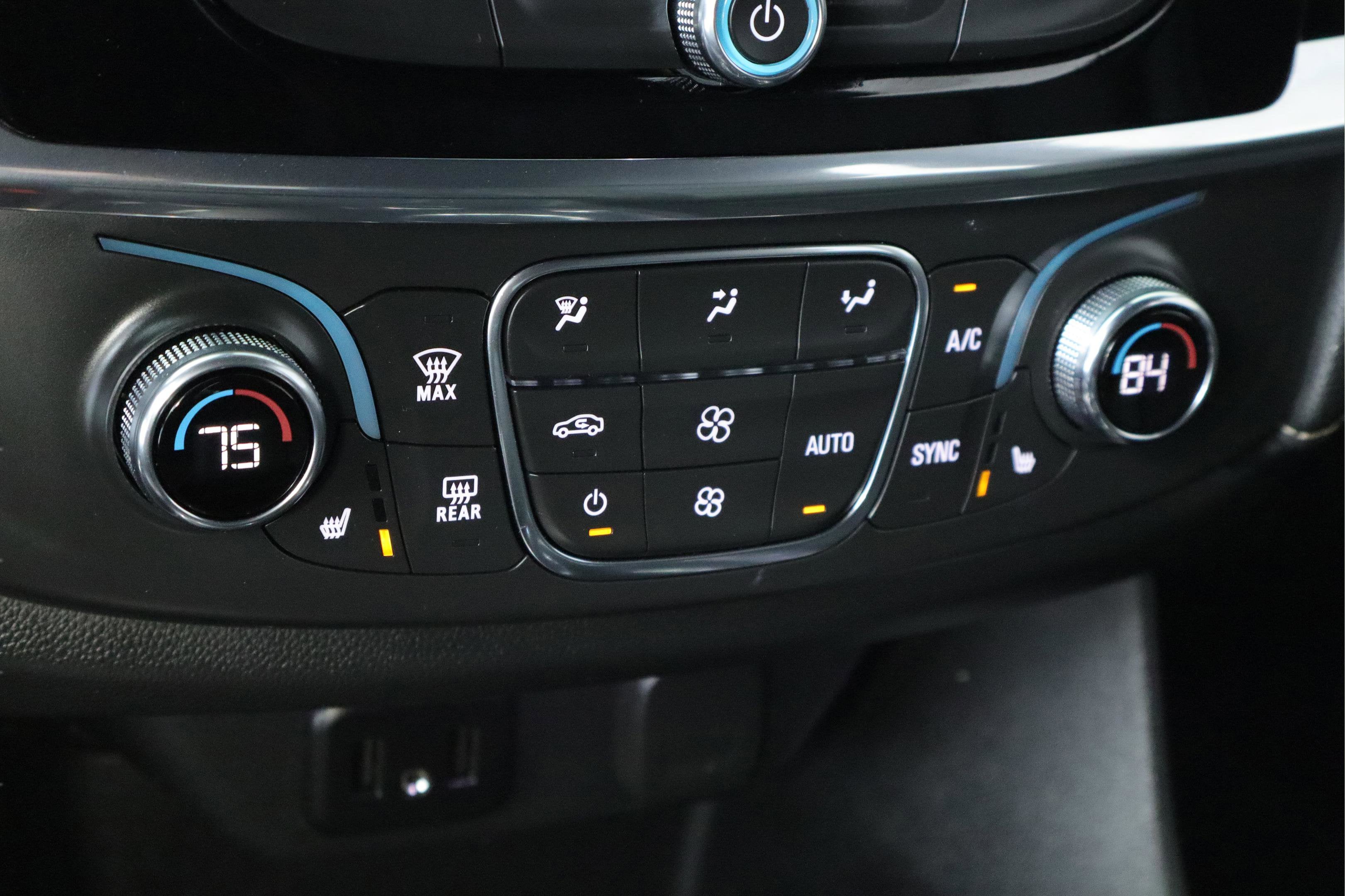 2023 Chevrolet Traverse AWD LT Leather