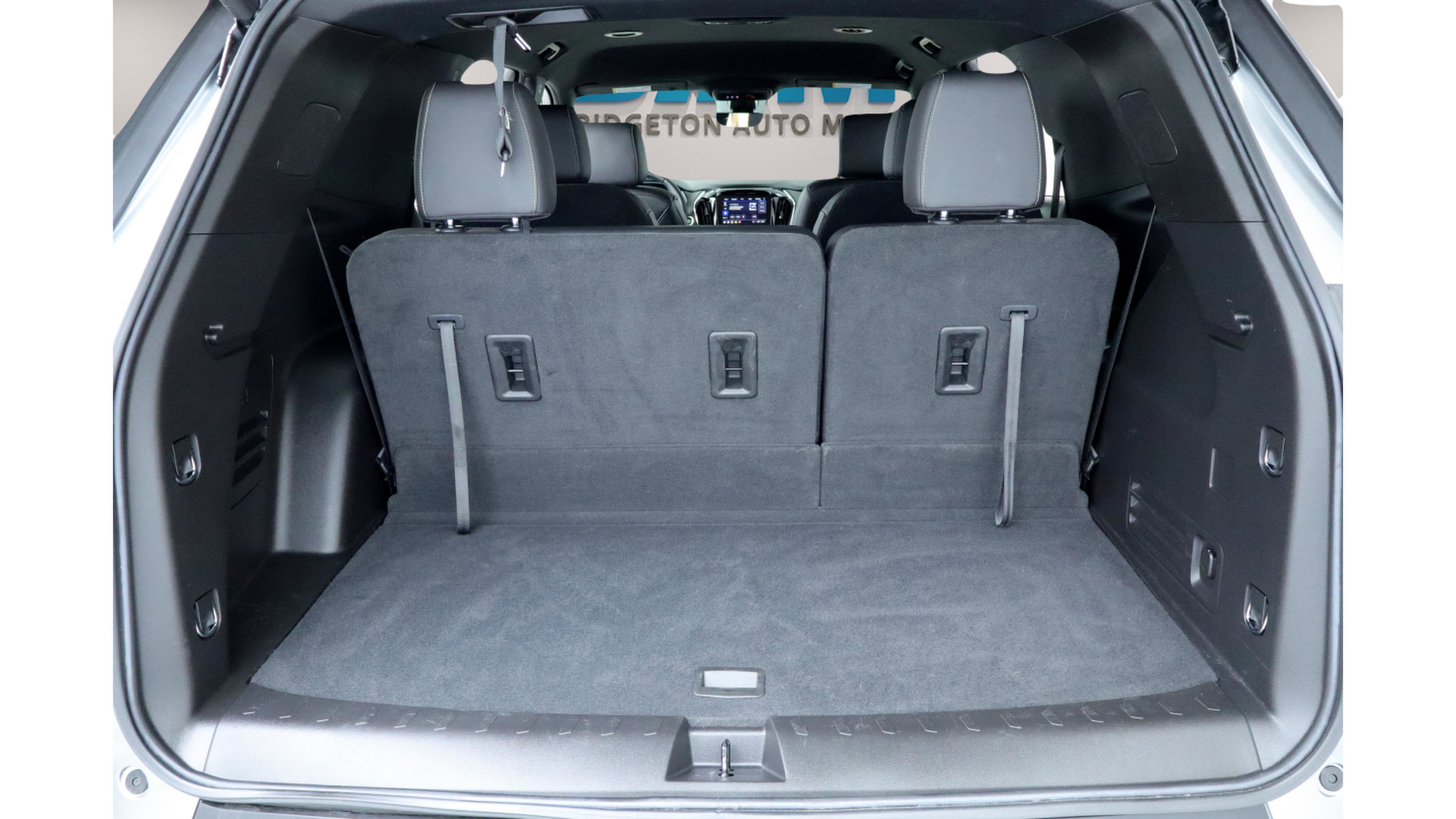 2023 Chevrolet Traverse AWD LT Leather