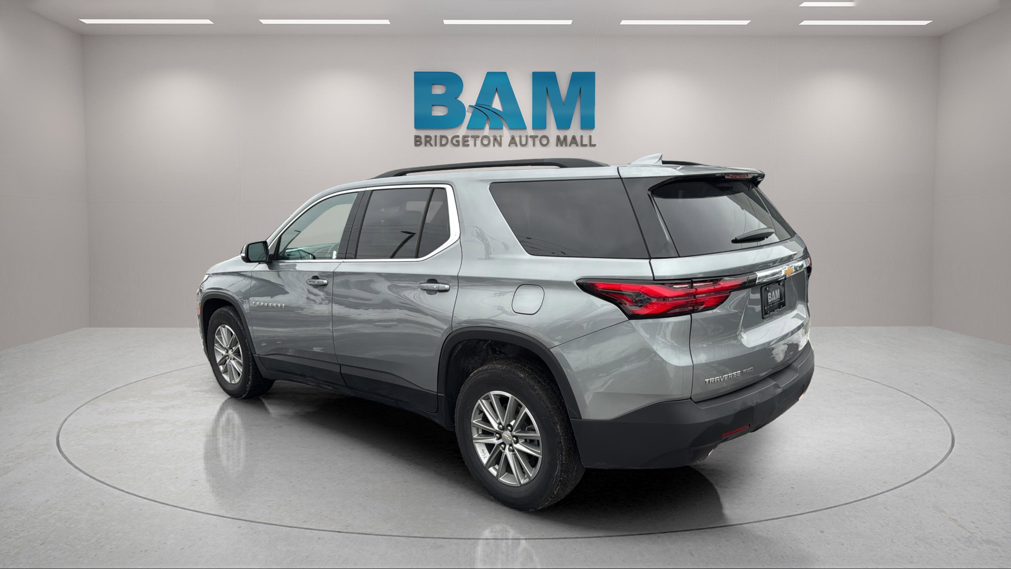 2023 Chevrolet Traverse AWD LT Leather