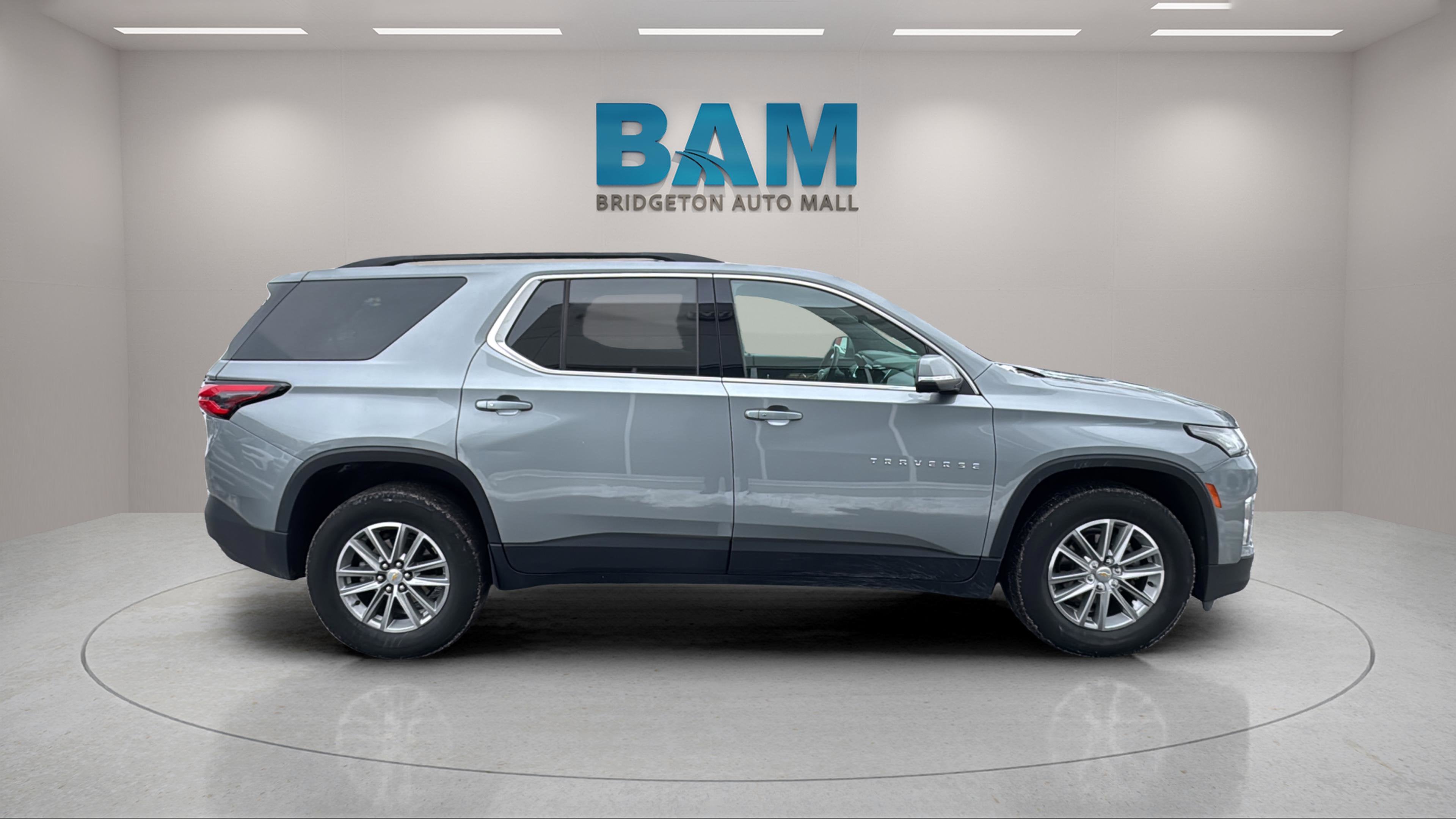 2023 Chevrolet Traverse AWD LT Leather