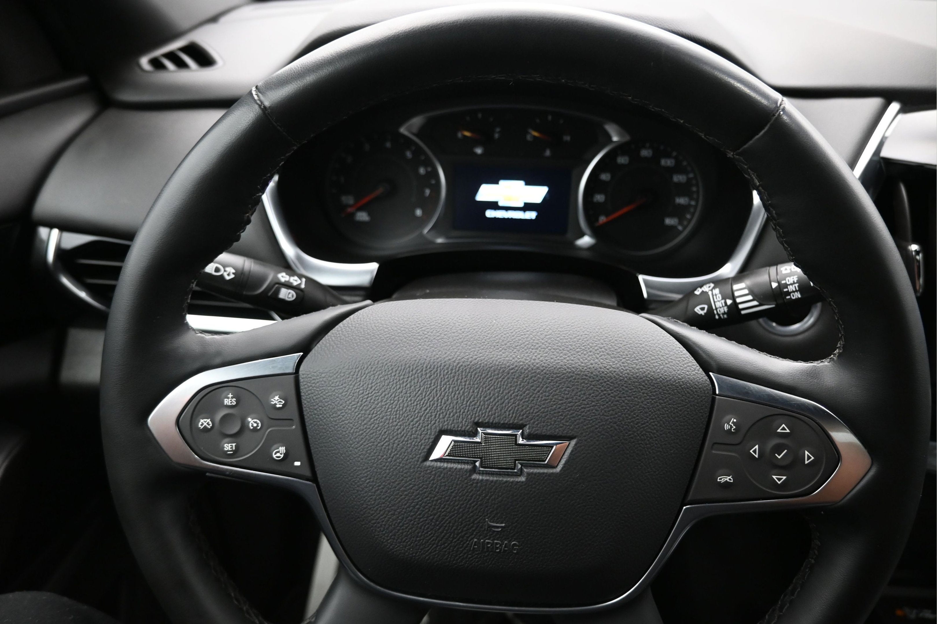 2023 Chevrolet Traverse AWD RS