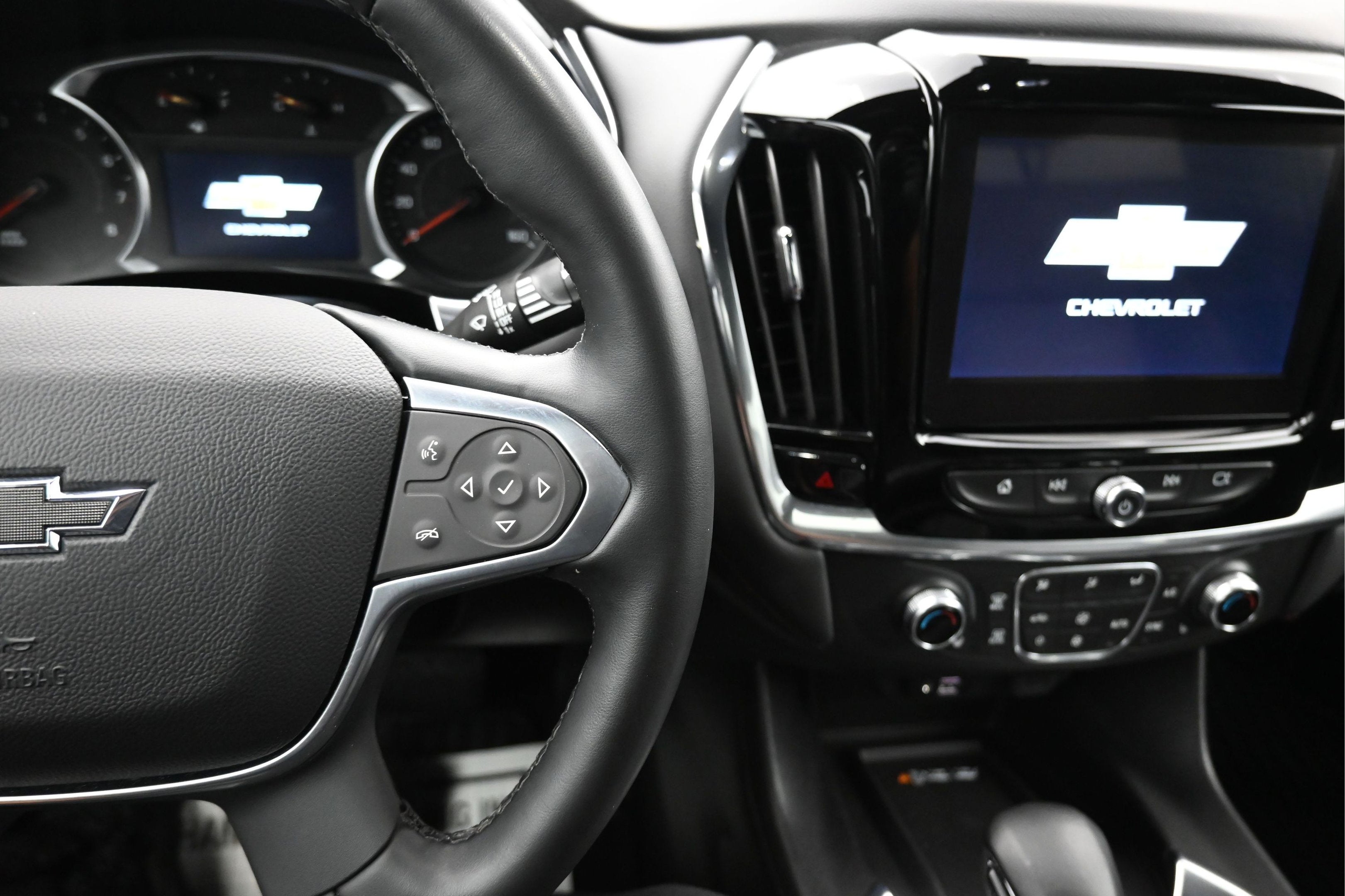 2023 Chevrolet Traverse AWD RS