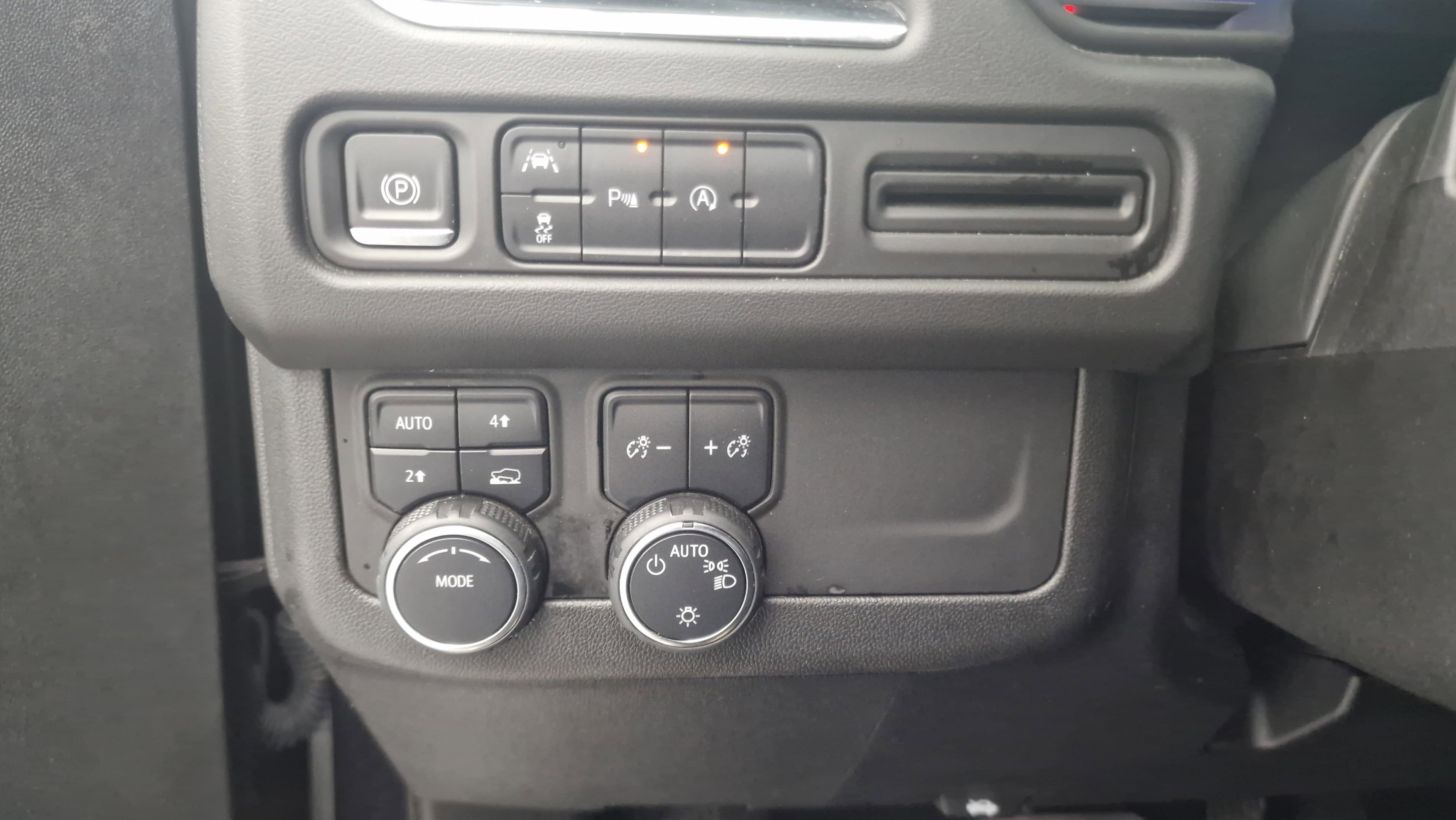 2023 Chevrolet Suburban 4WD LT