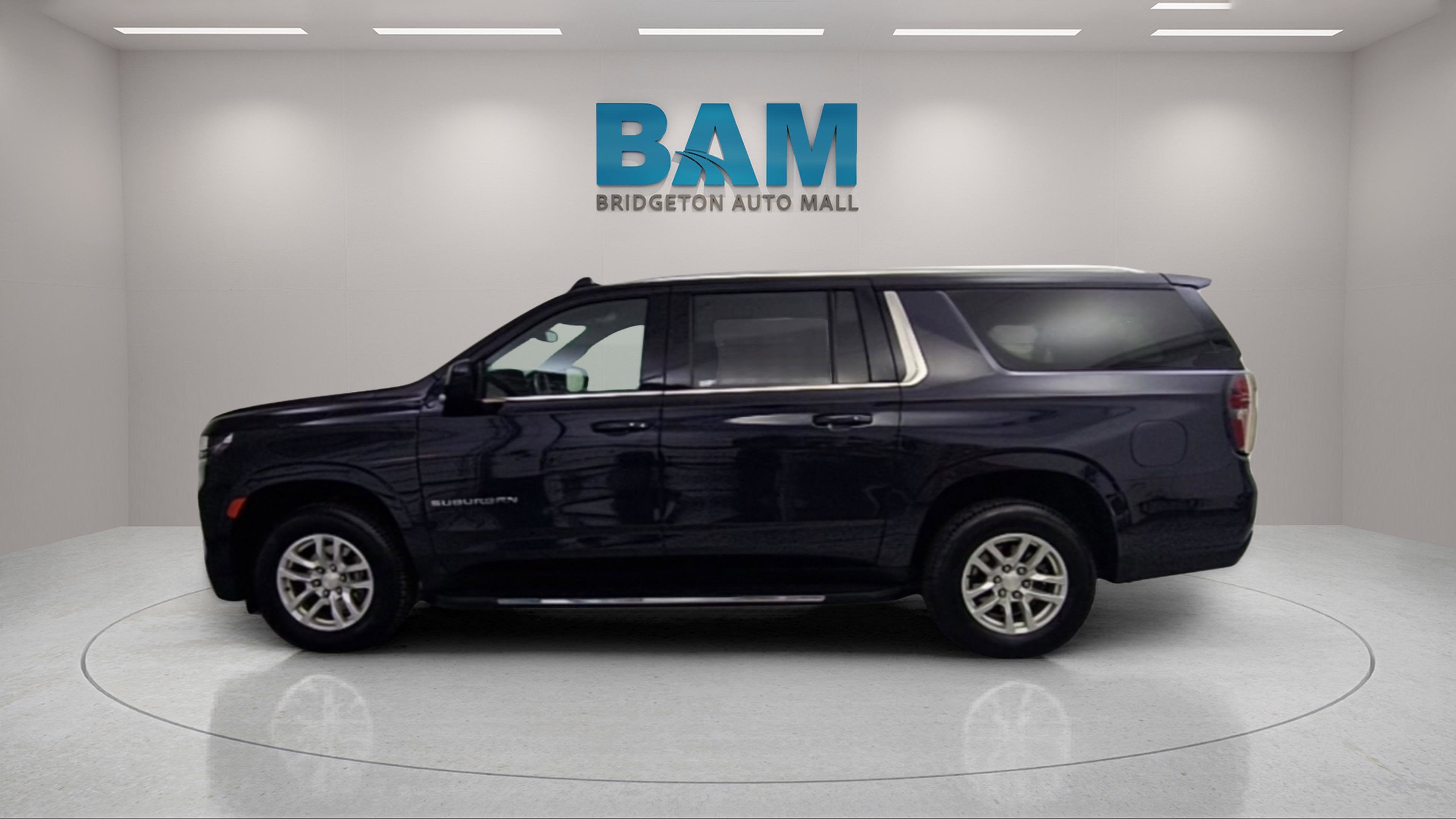 2023 Chevrolet Suburban 4WD LT