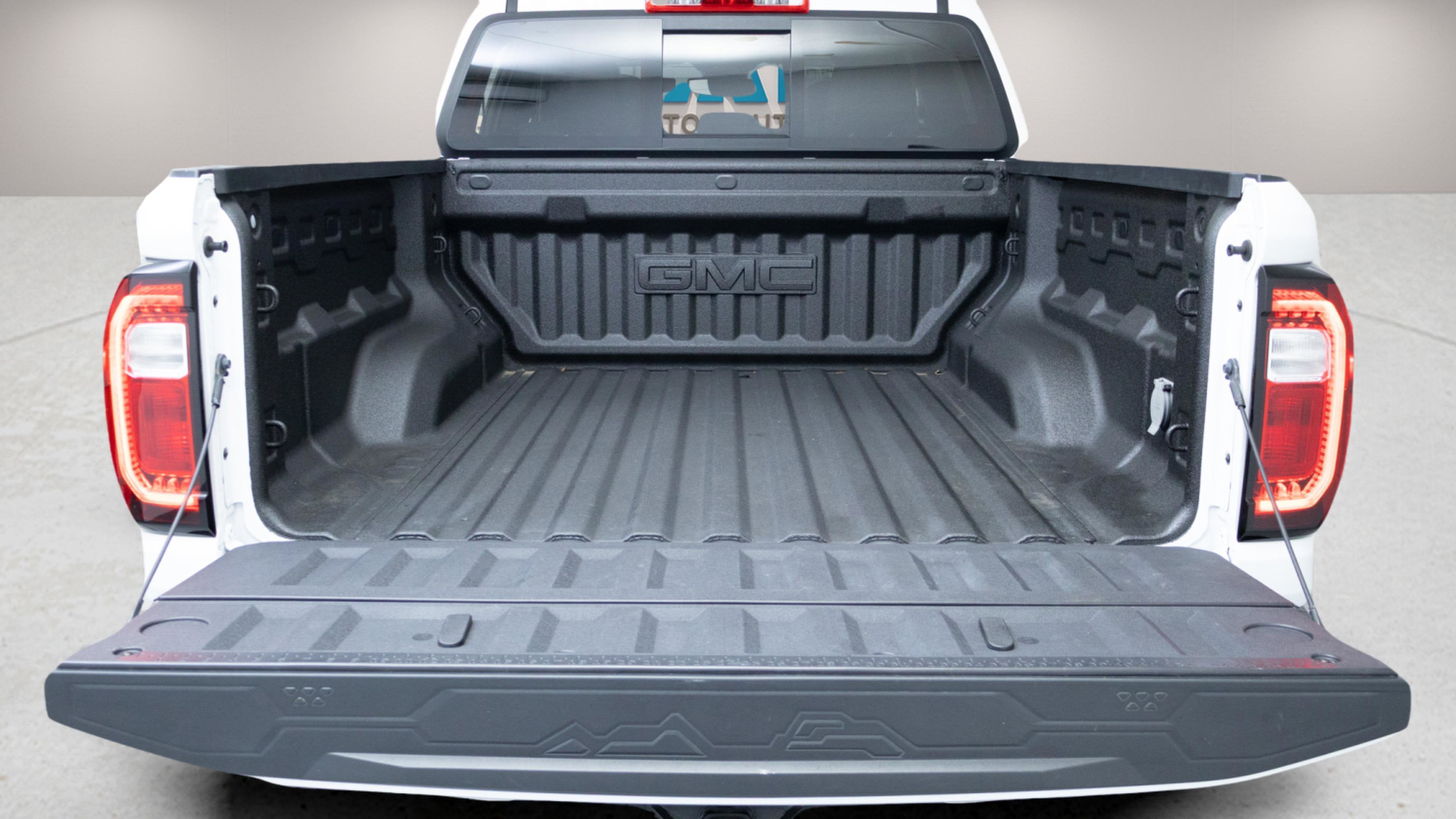 2023 GMC Canyon 4WD AT4
