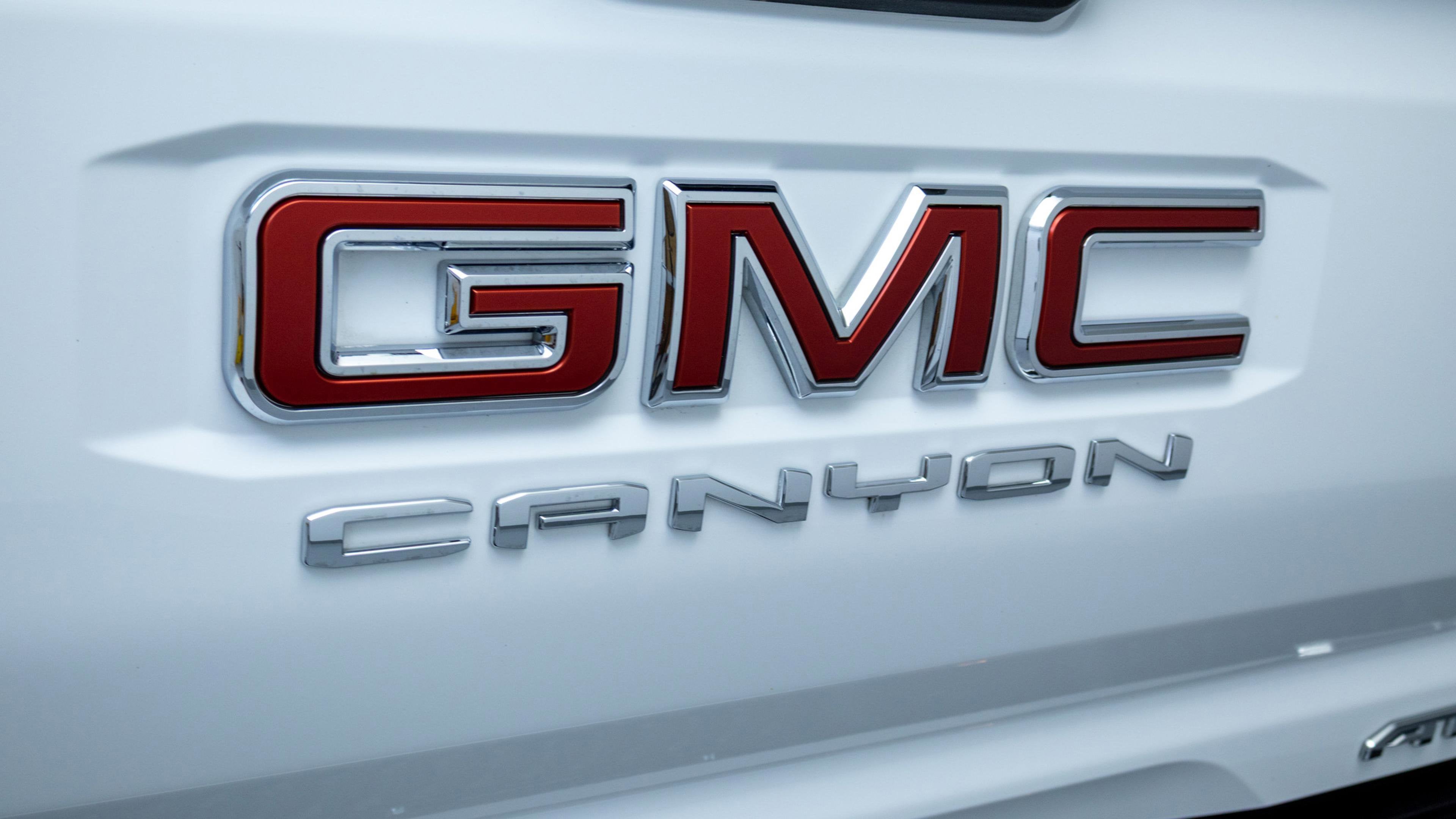 2023 GMC Canyon 4WD AT4