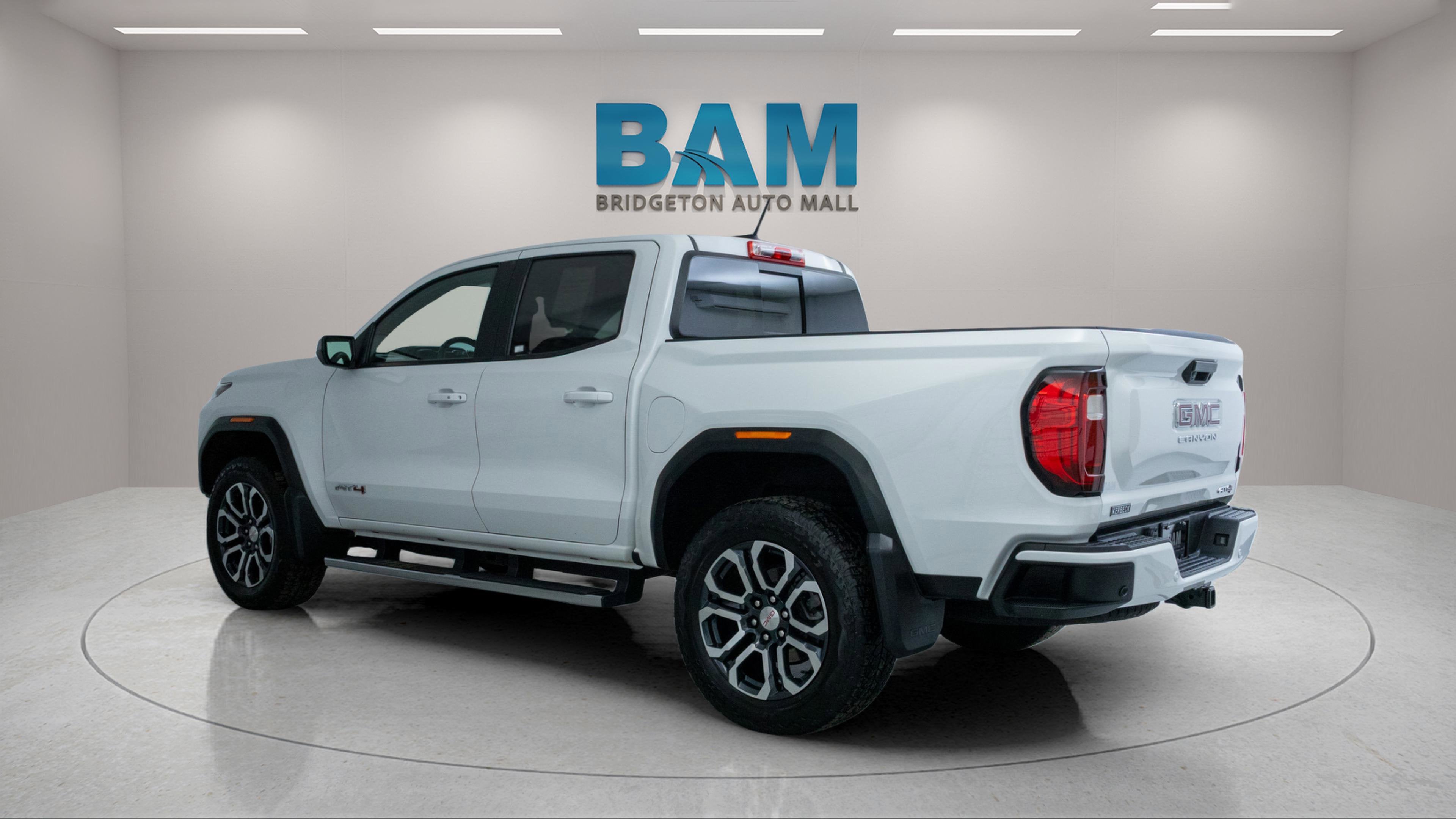 2023 GMC Canyon 4WD AT4