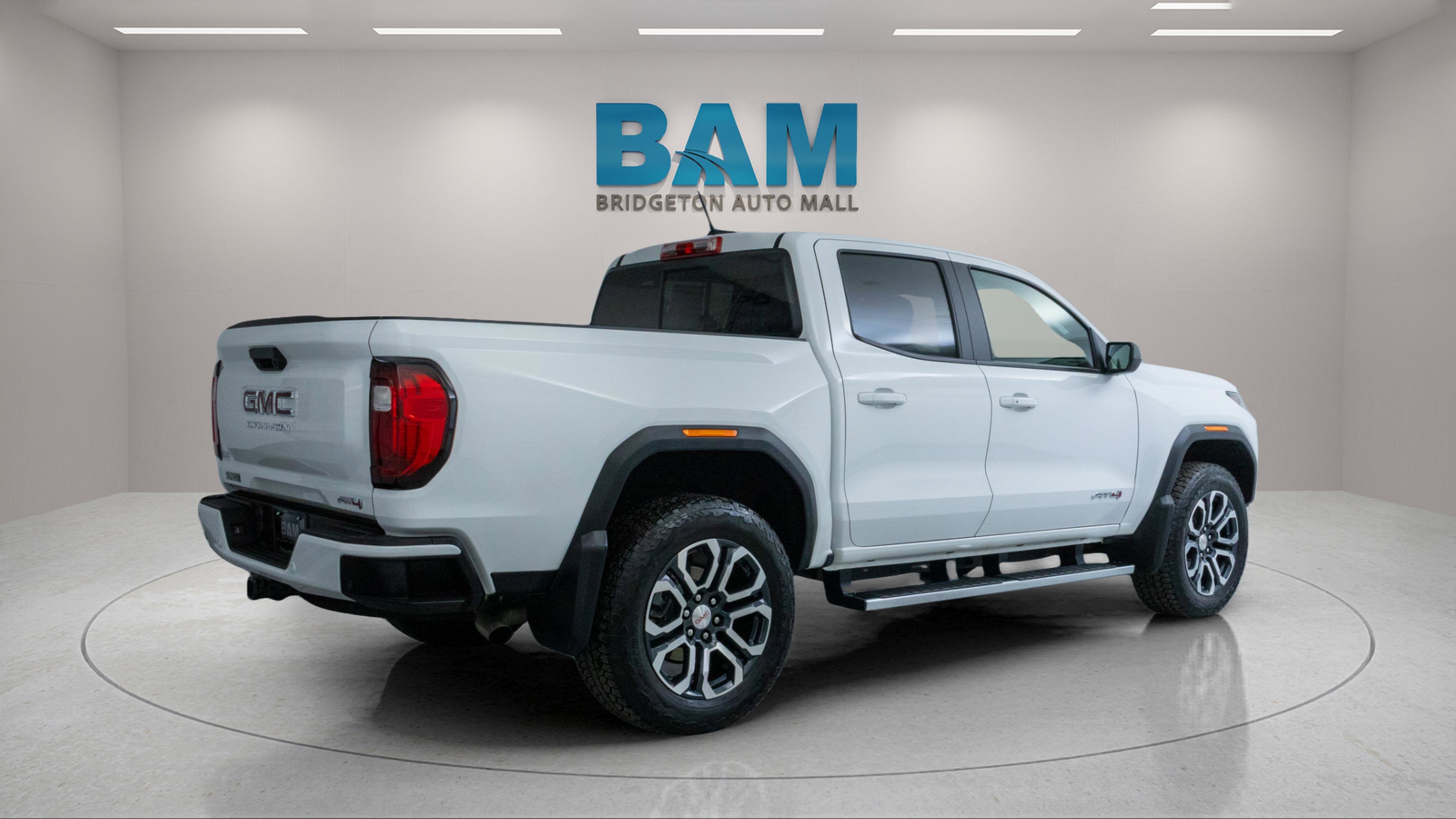 2023 GMC Canyon 4WD AT4