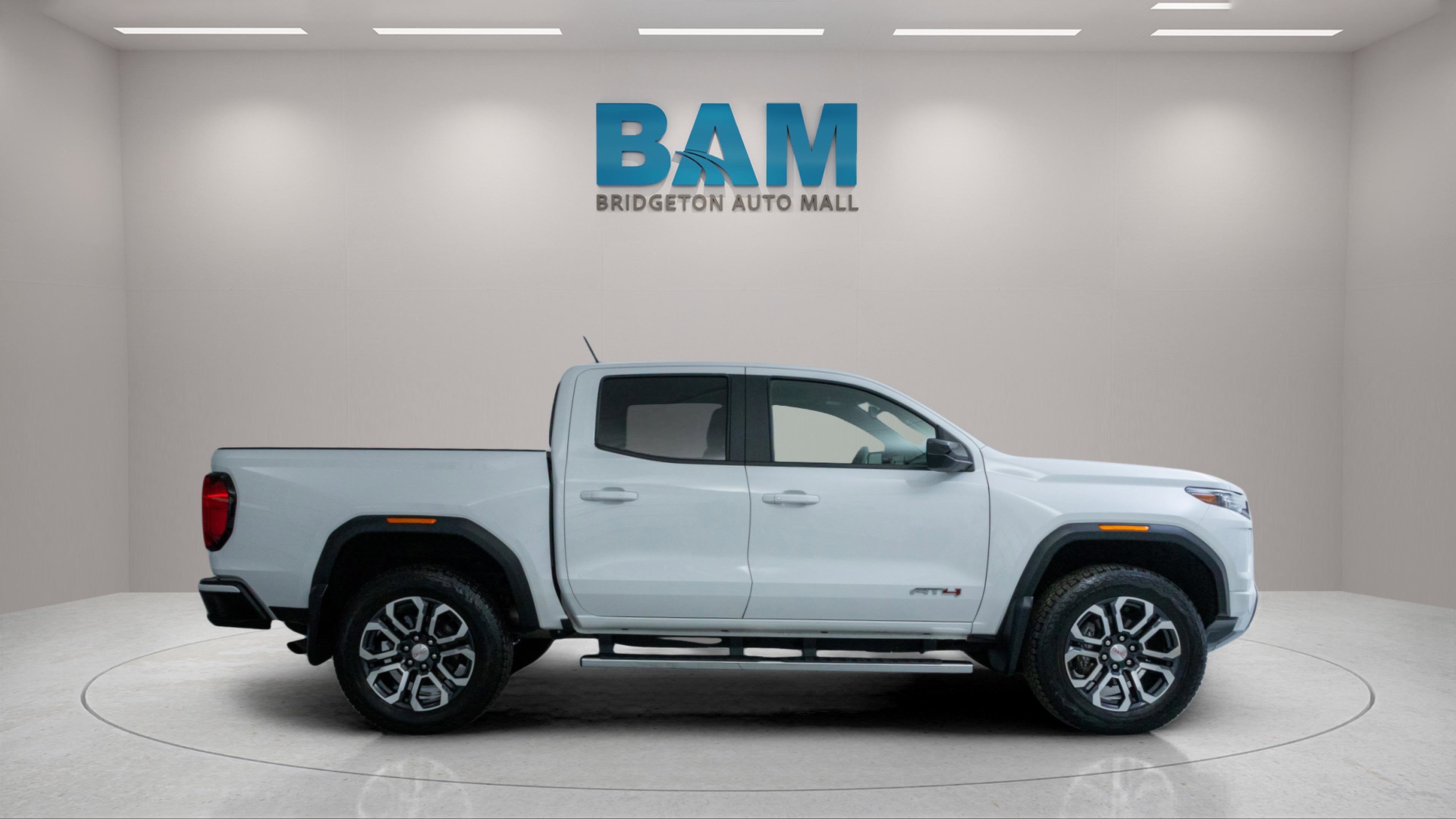 2023 GMC Canyon 4WD AT4