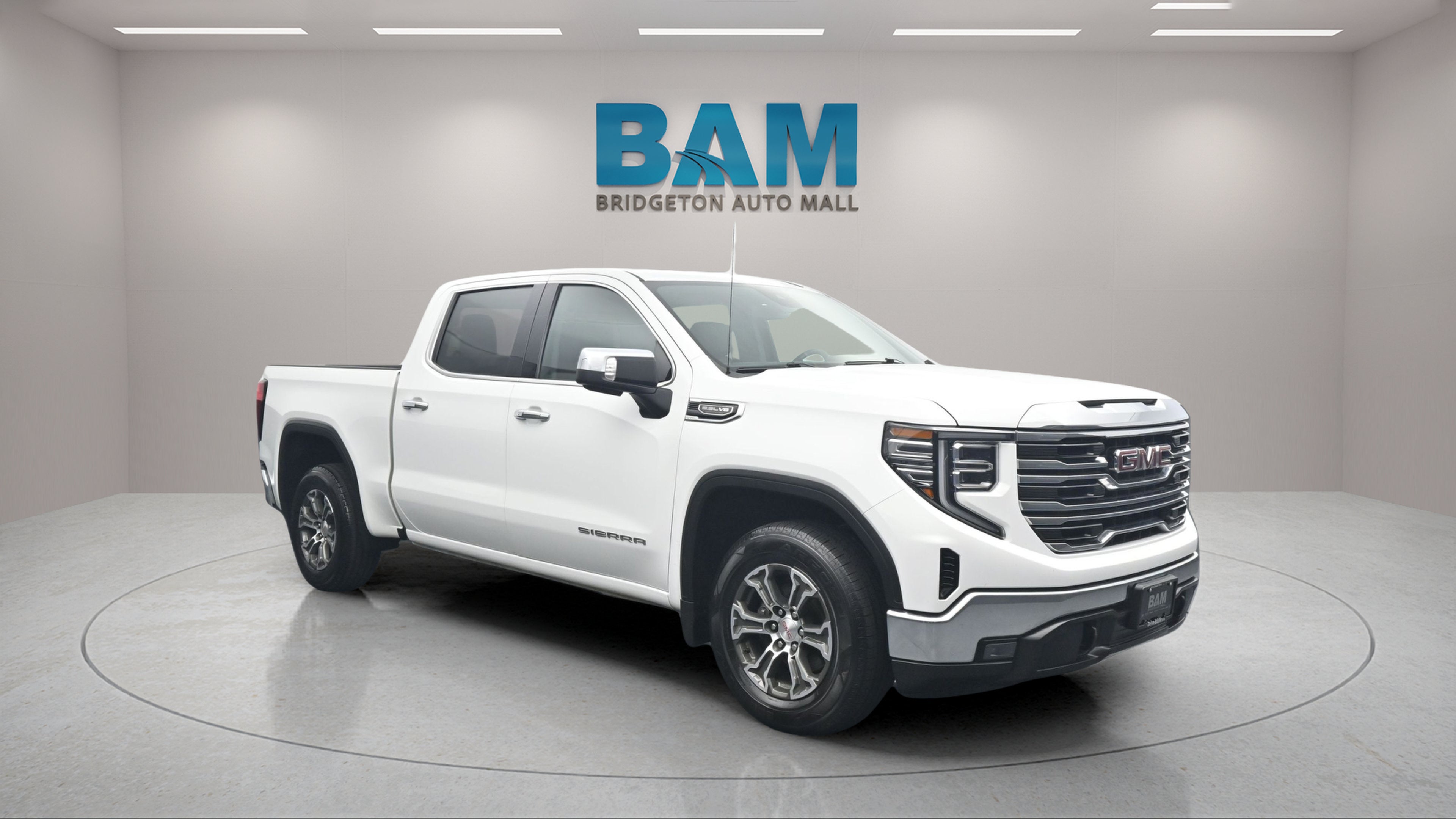 2025 GMC Sierra 1500 2WD Crew Cab Short Box SLT