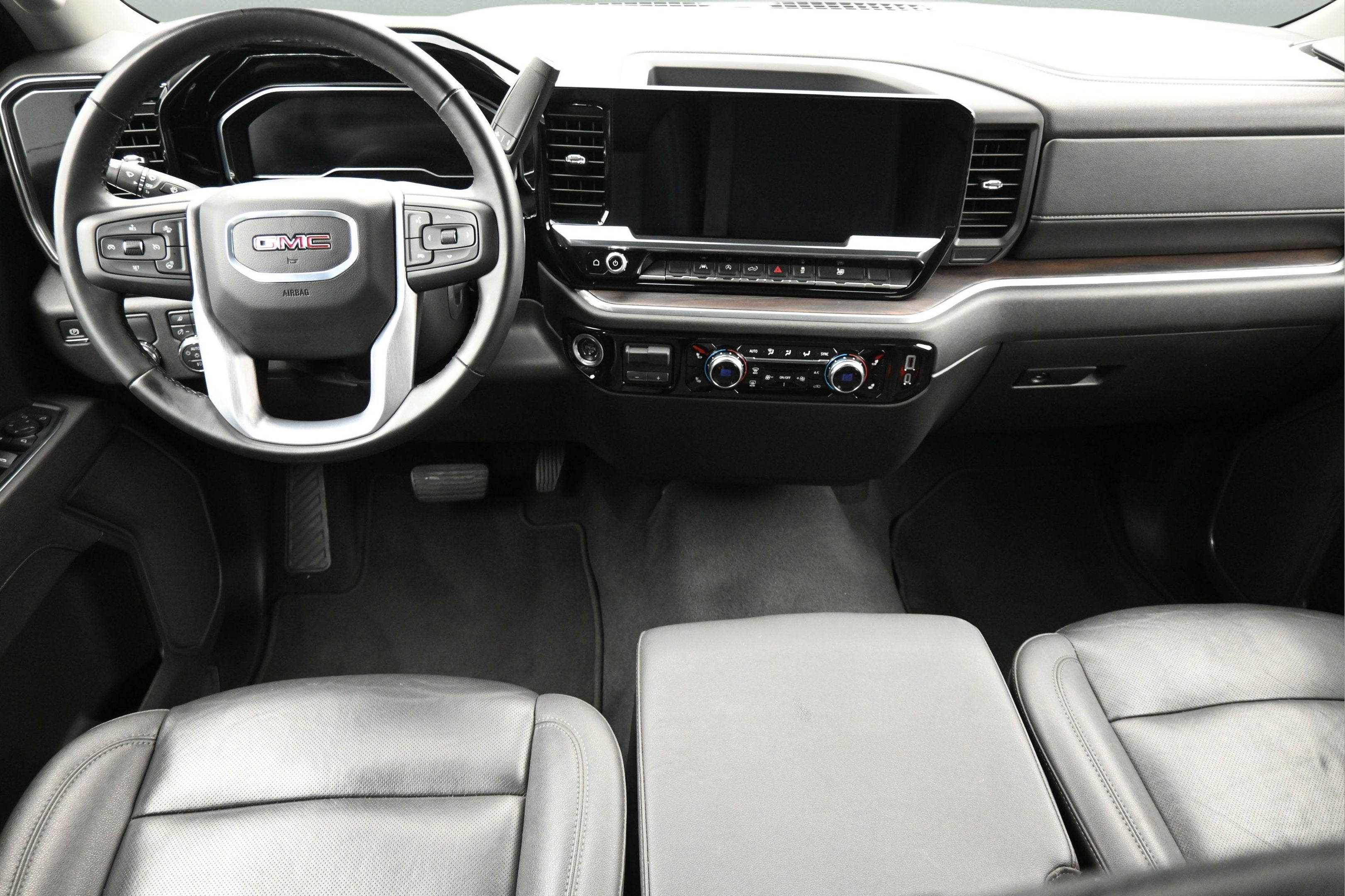 2025 GMC Sierra 1500 2WD Crew Cab Short Box SLT