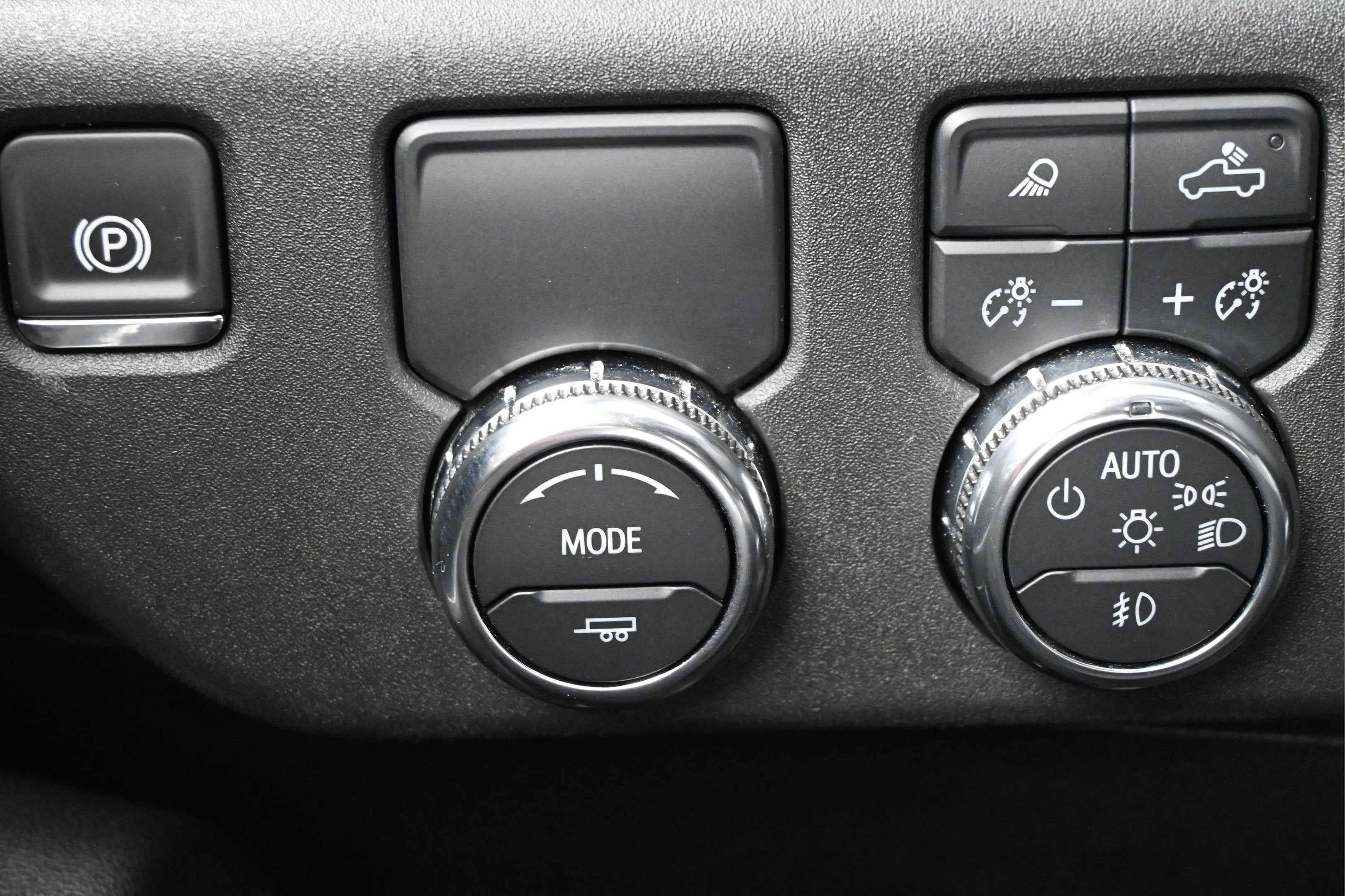 2025 GMC Sierra 1500 2WD Crew Cab Short Box SLT