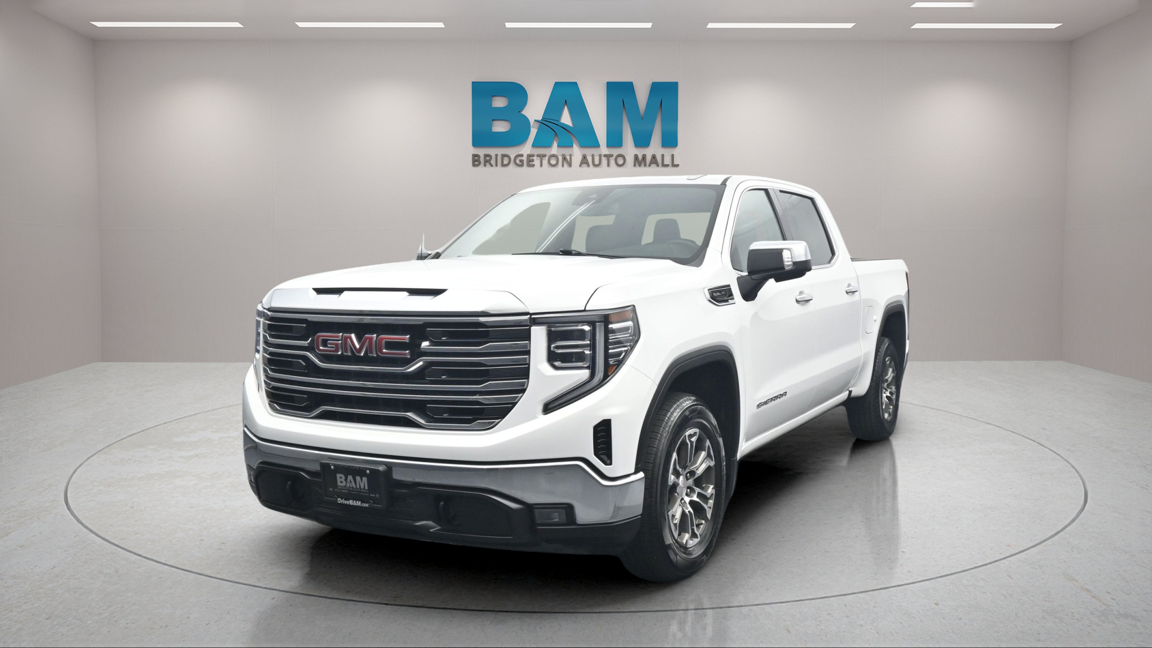 2025 GMC Sierra 1500 2WD Crew Cab Short Box SLT