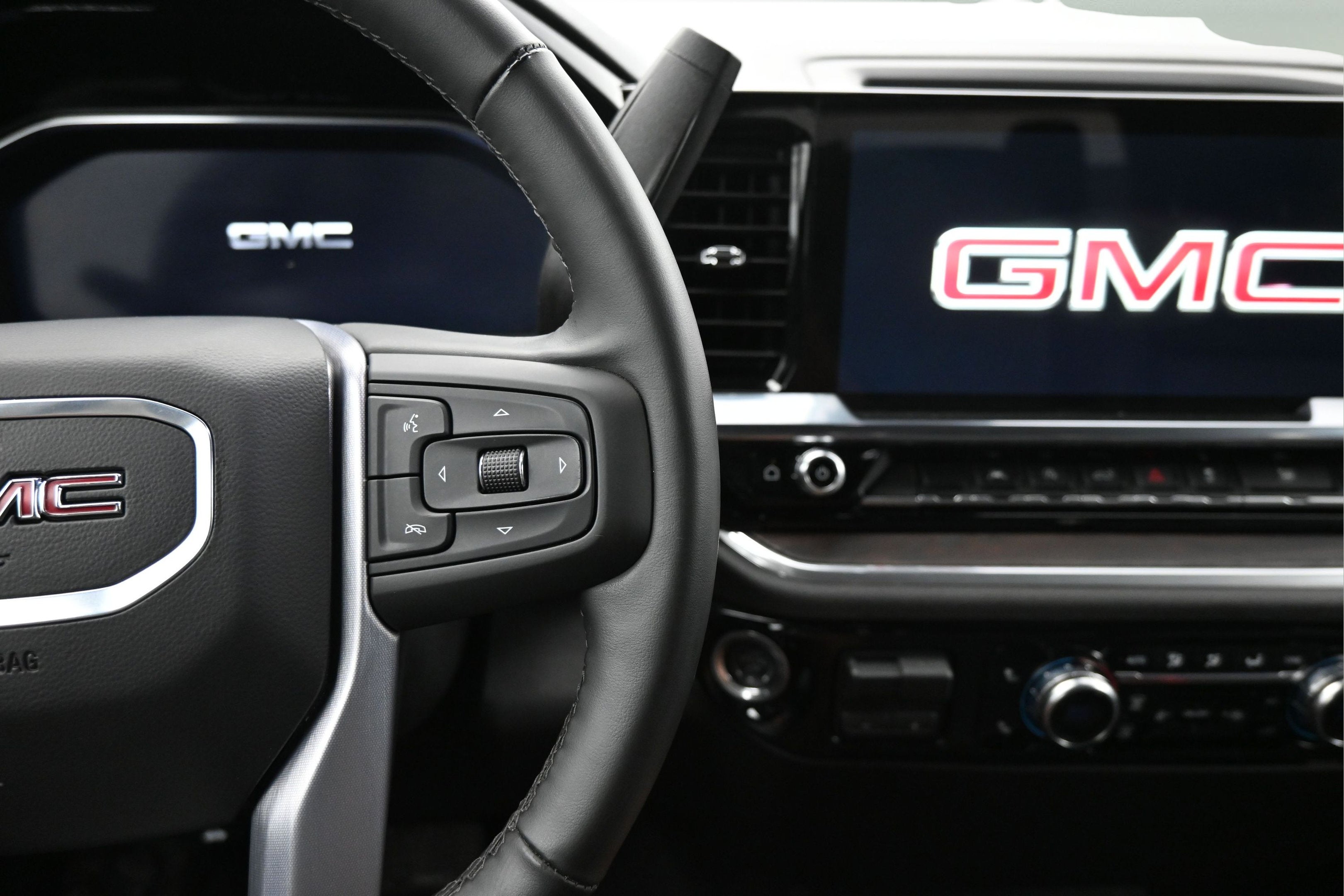 2026 GMC Sierra 1500 Crew Cab, Short Bed, SLT, 4WD